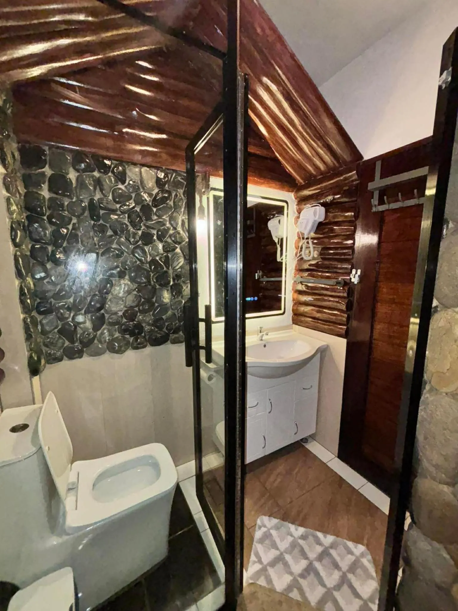 BING-VICE Tourist Inn