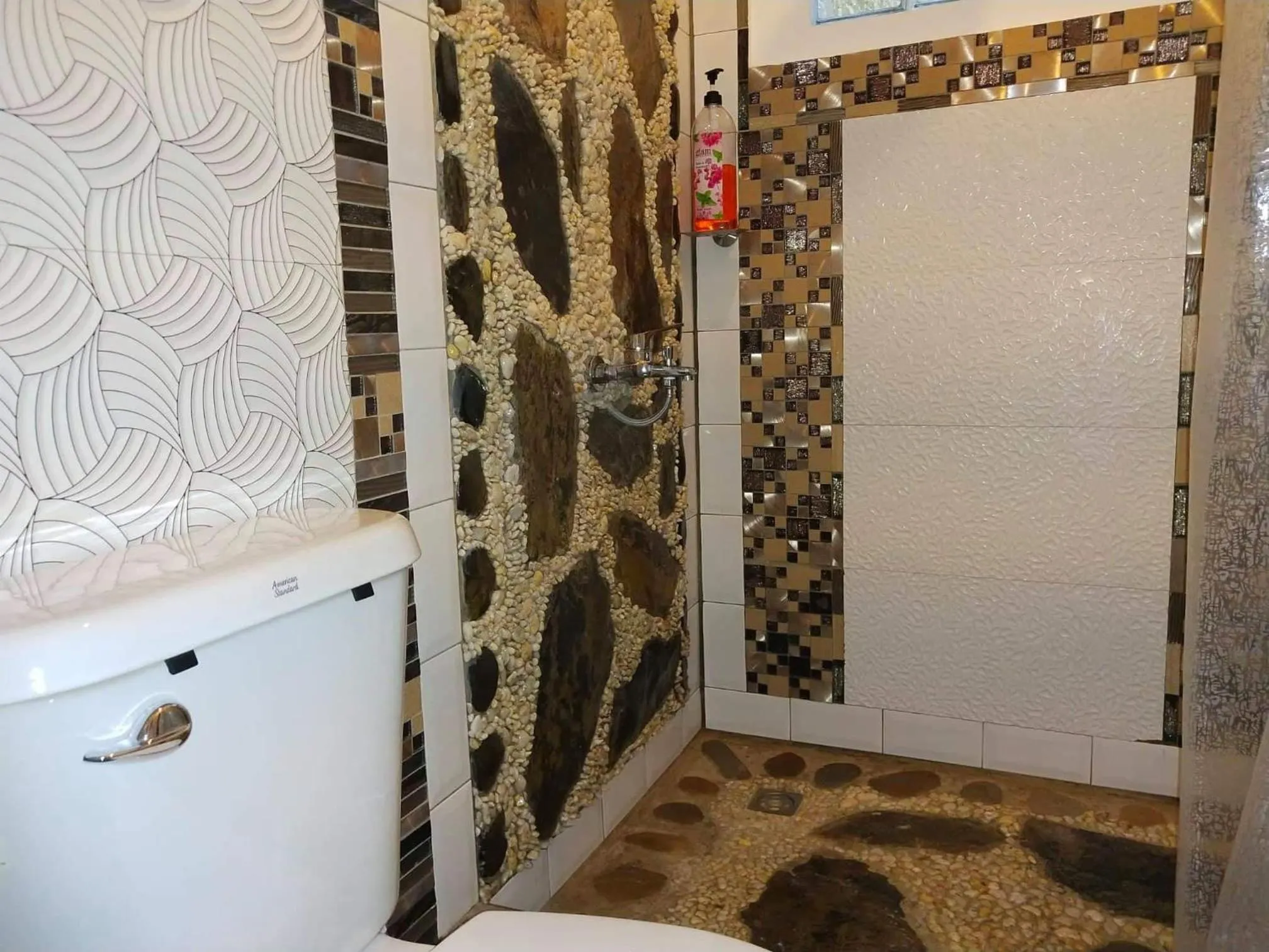 BING-VICE Tourist Inn