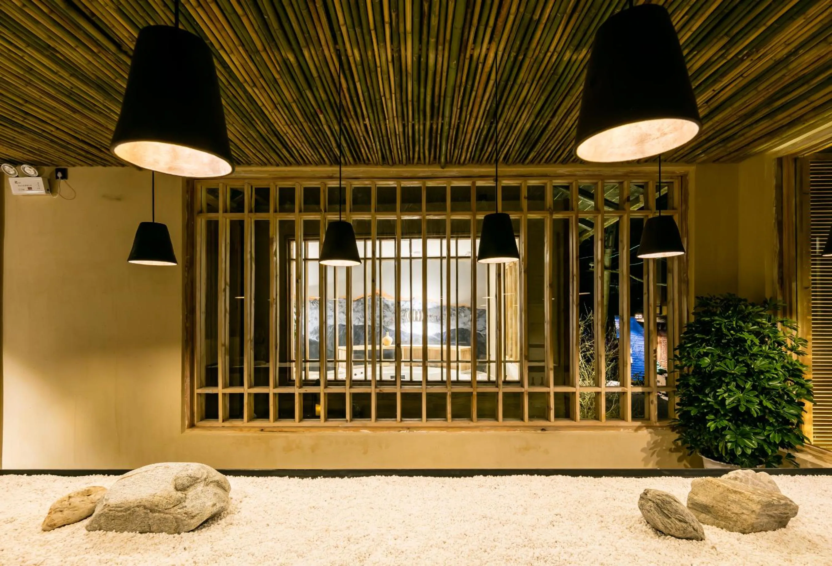 Restaurant/places to eat in Shangri-La Karesansui Hotel