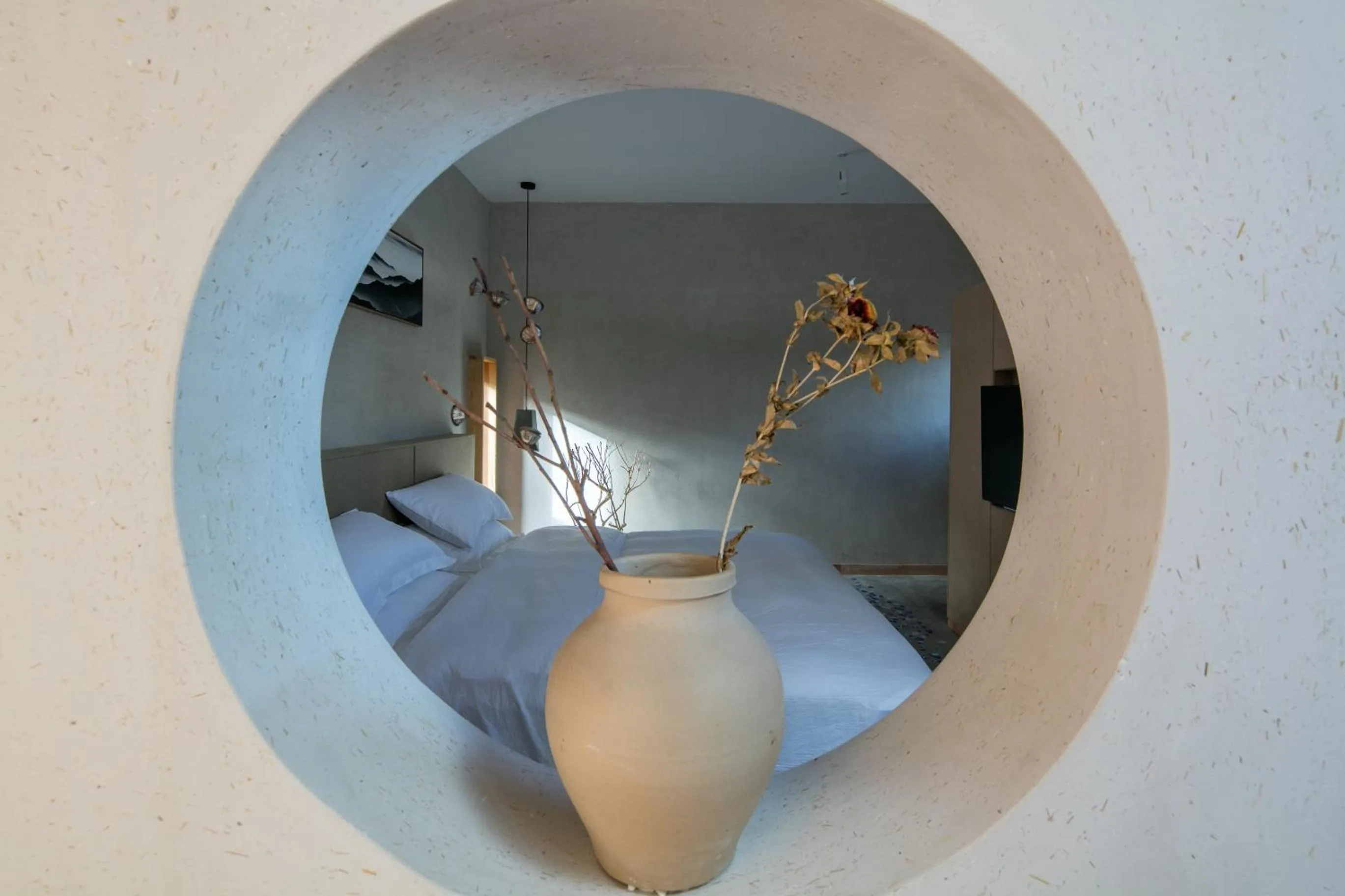 Bed in Shangri-La Karesansui Hotel