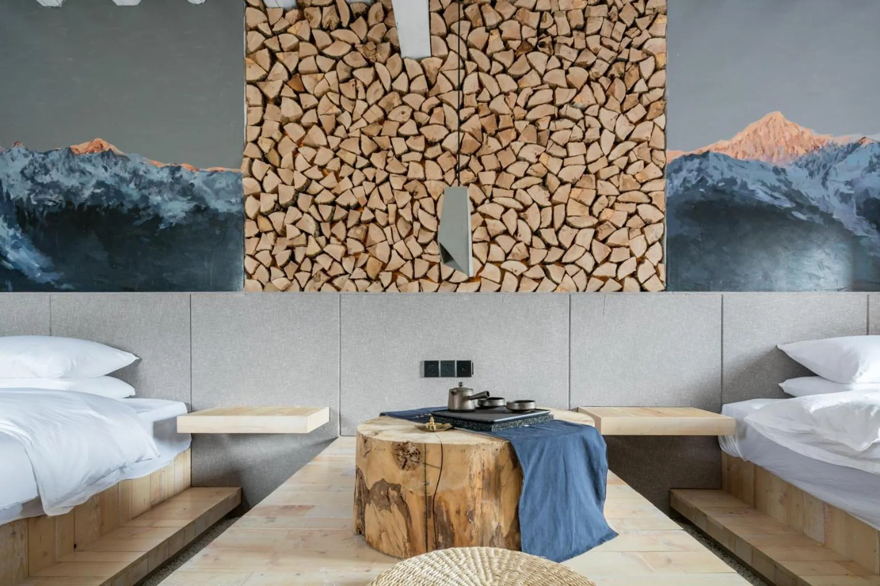 Bed in Shangri-La Karesansui Hotel