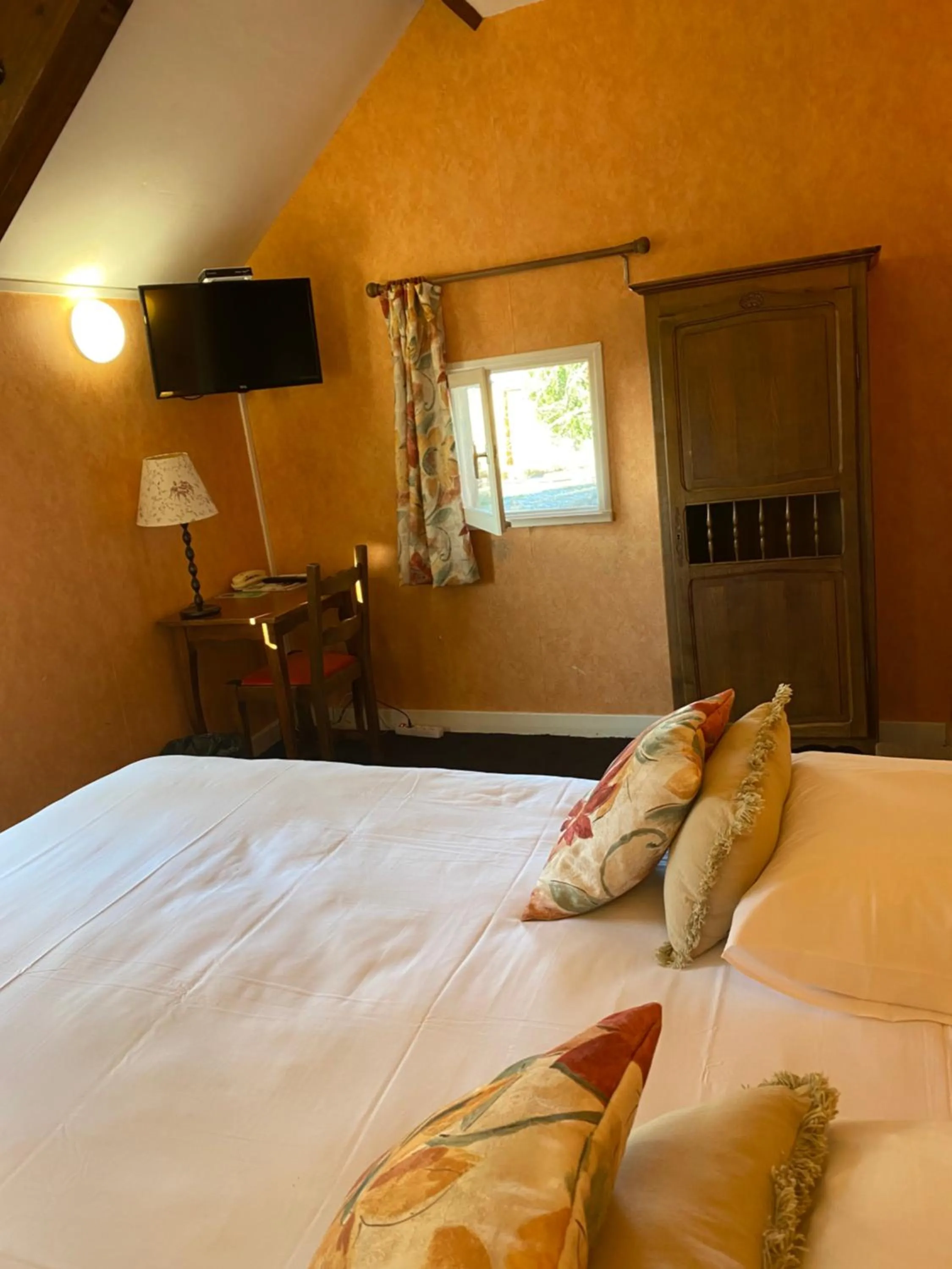 Bed in Hostellerie Du Chateau