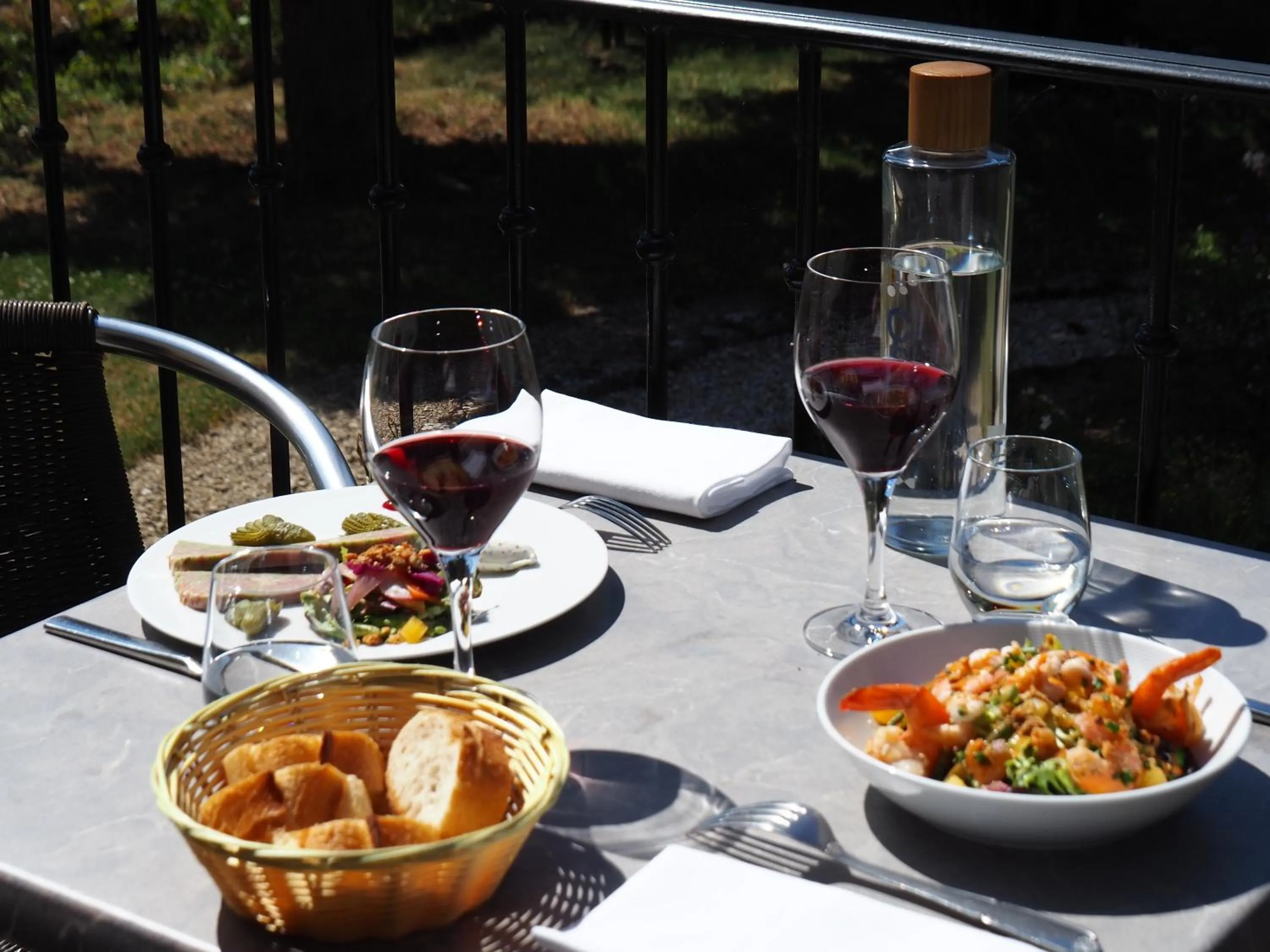 Restaurant/places to eat in Hostellerie Du Chateau