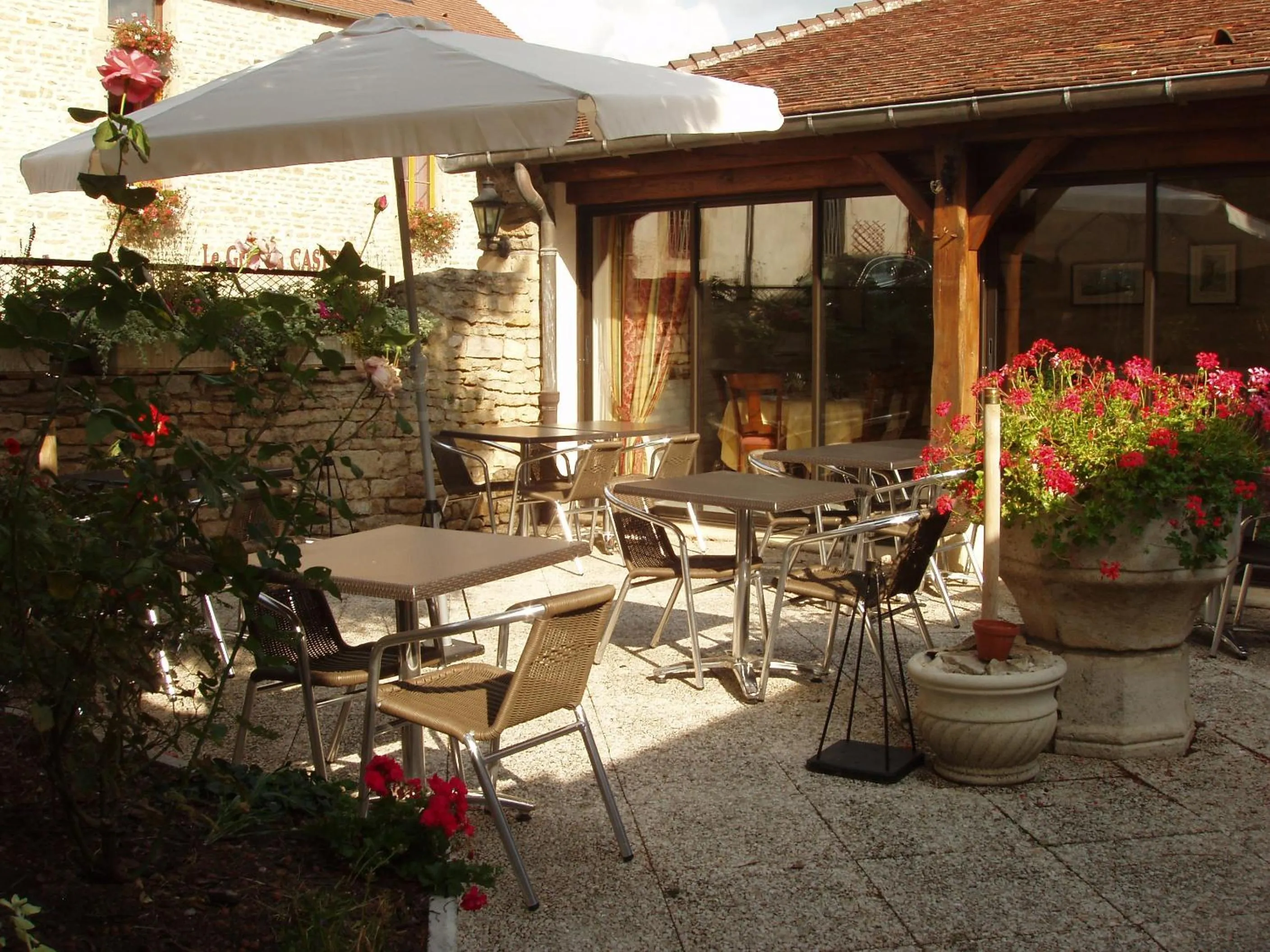 Restaurant/places to eat in Hostellerie Du Chateau