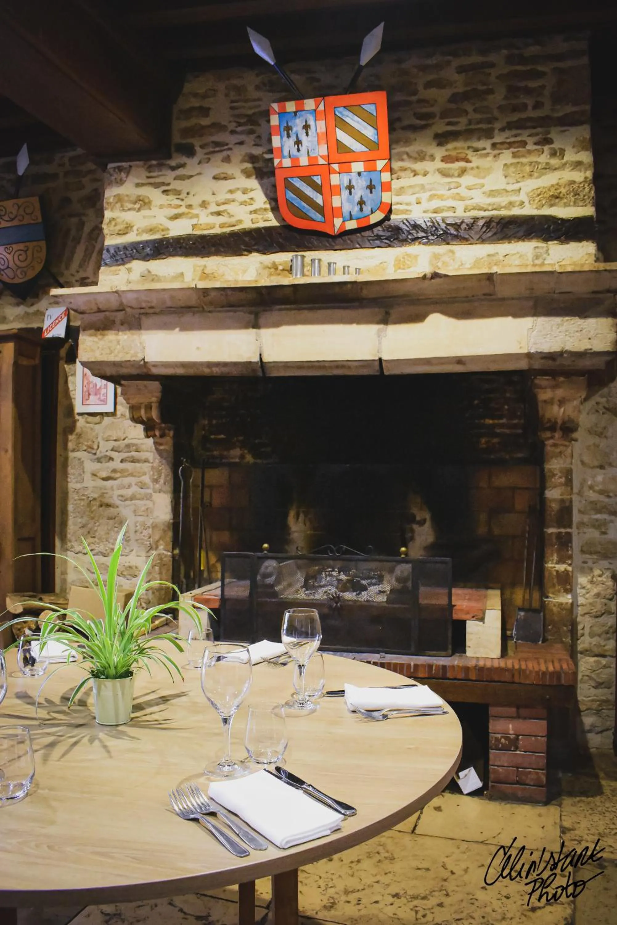 Restaurant/places to eat in Hostellerie Du Chateau