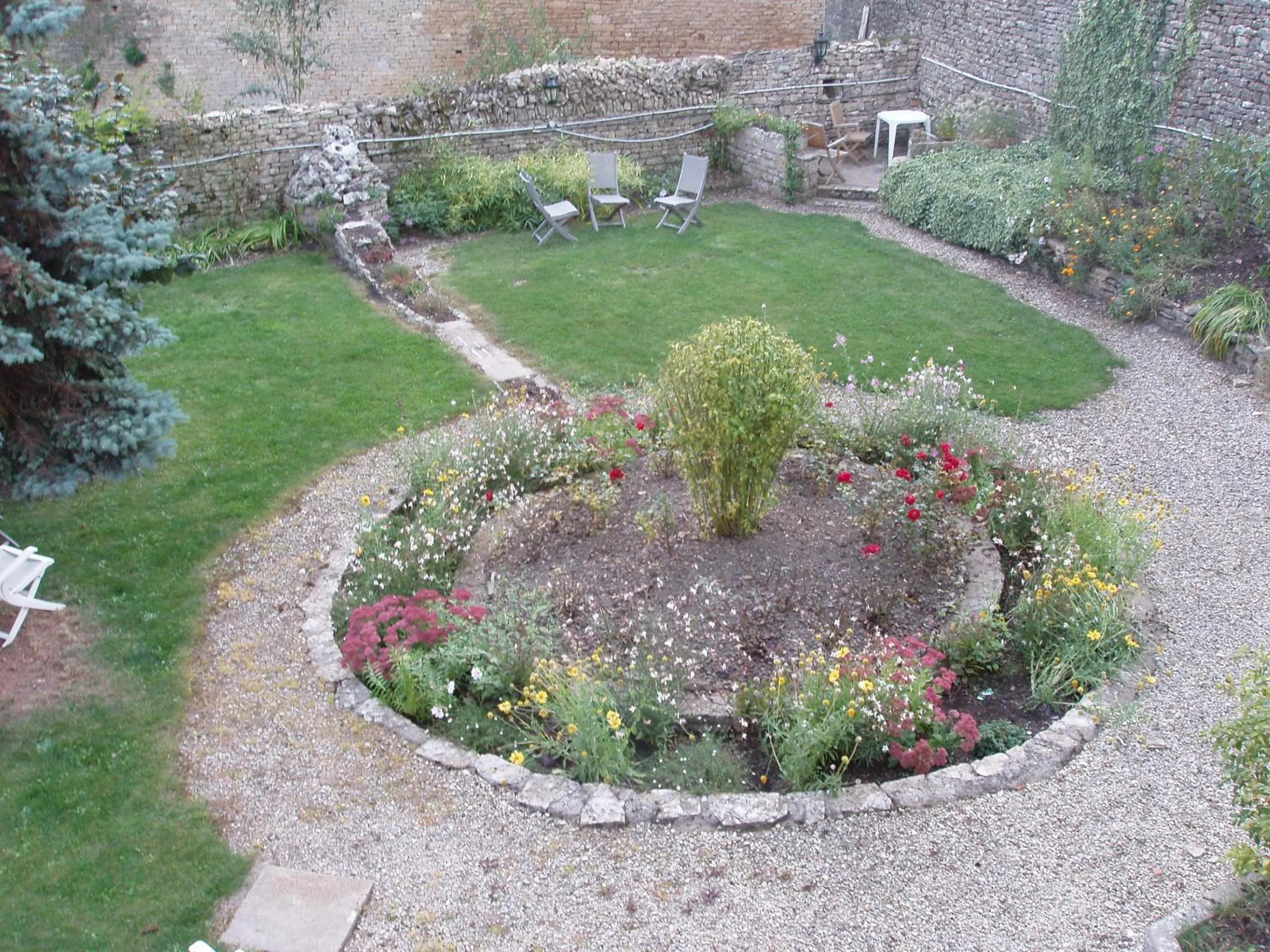 Garden in Hostellerie Du Chateau