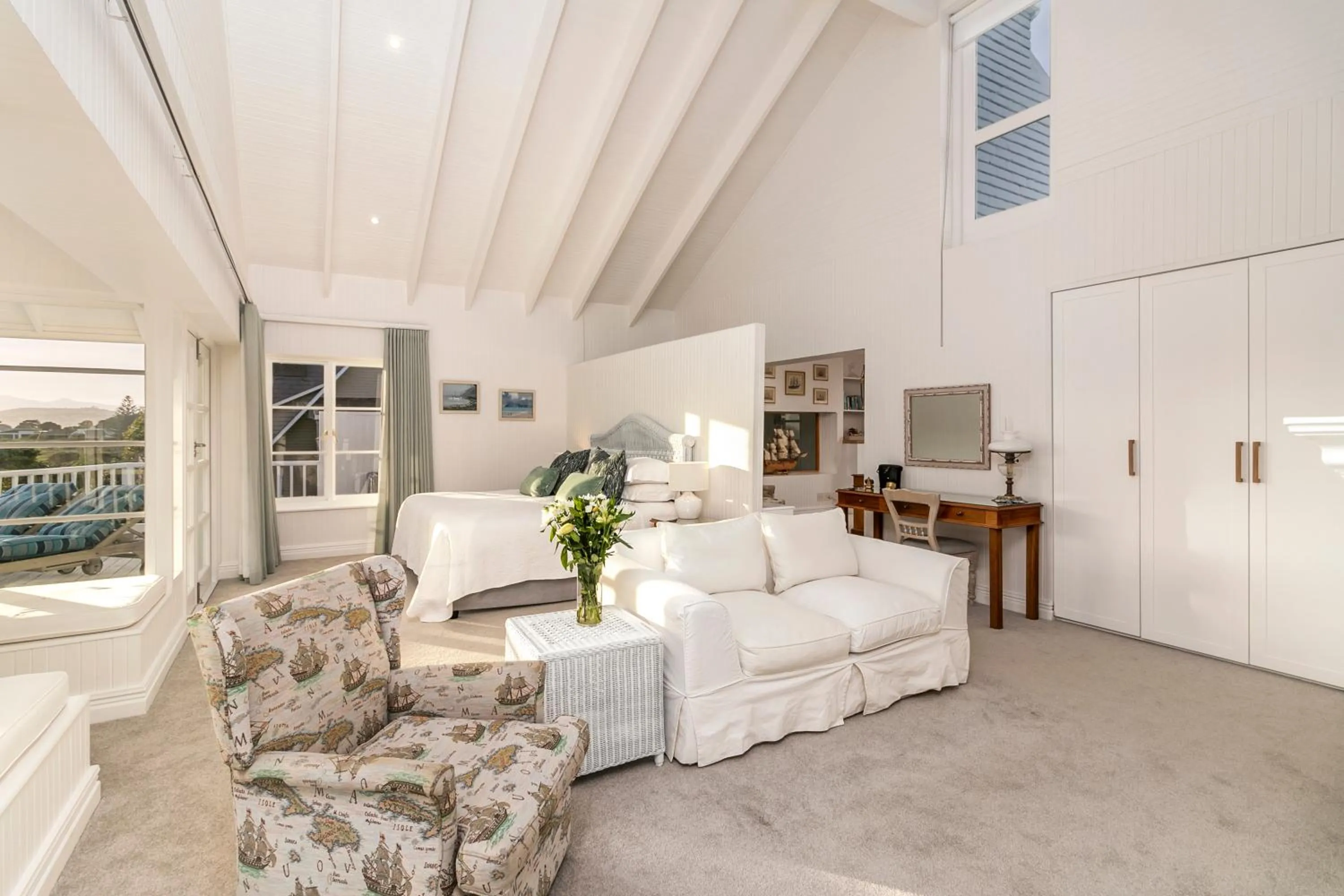 Bed in The Knysna Belle Guest House