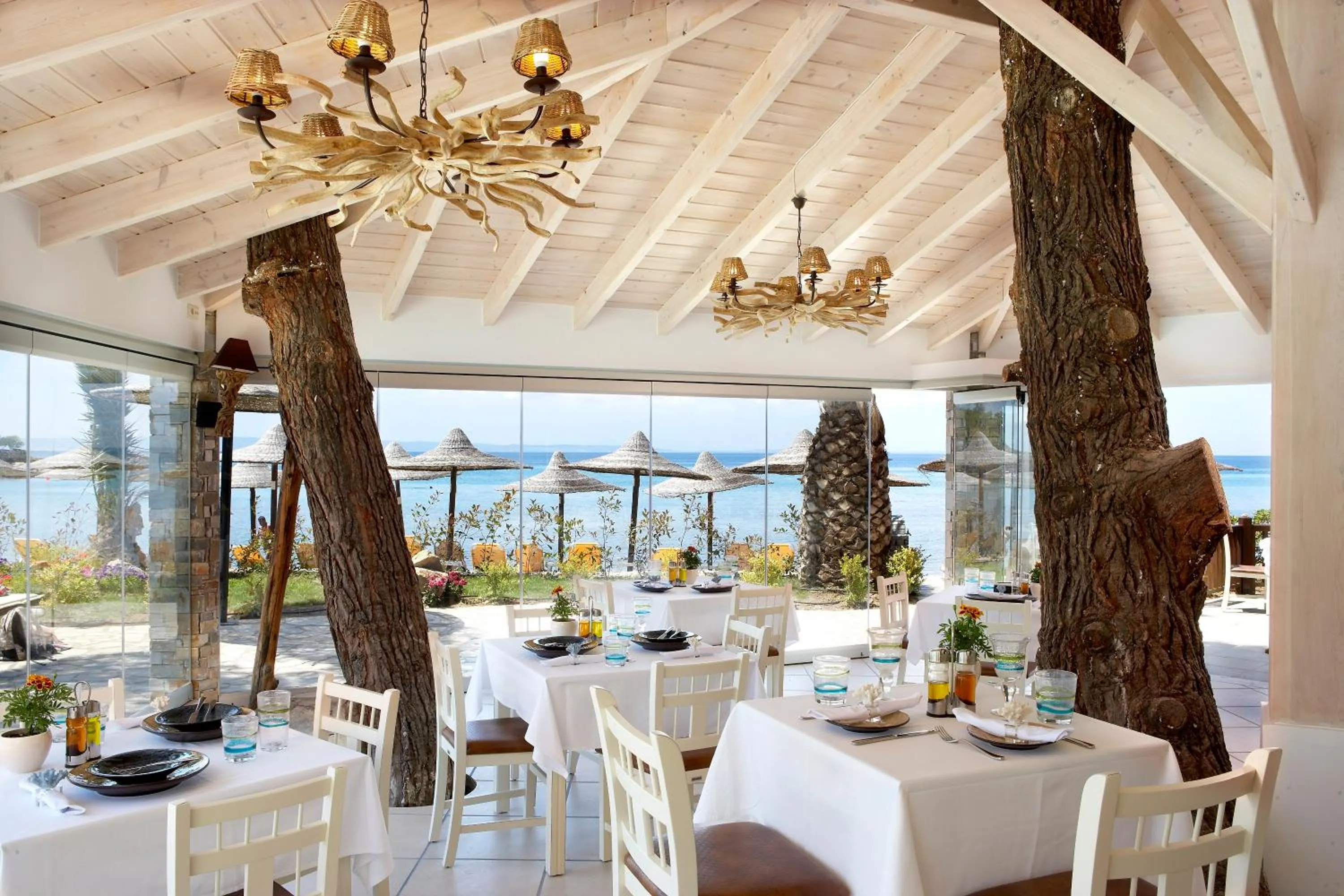 Restaurant/places to eat in Anthemus Sea Beach Hotel and Spa