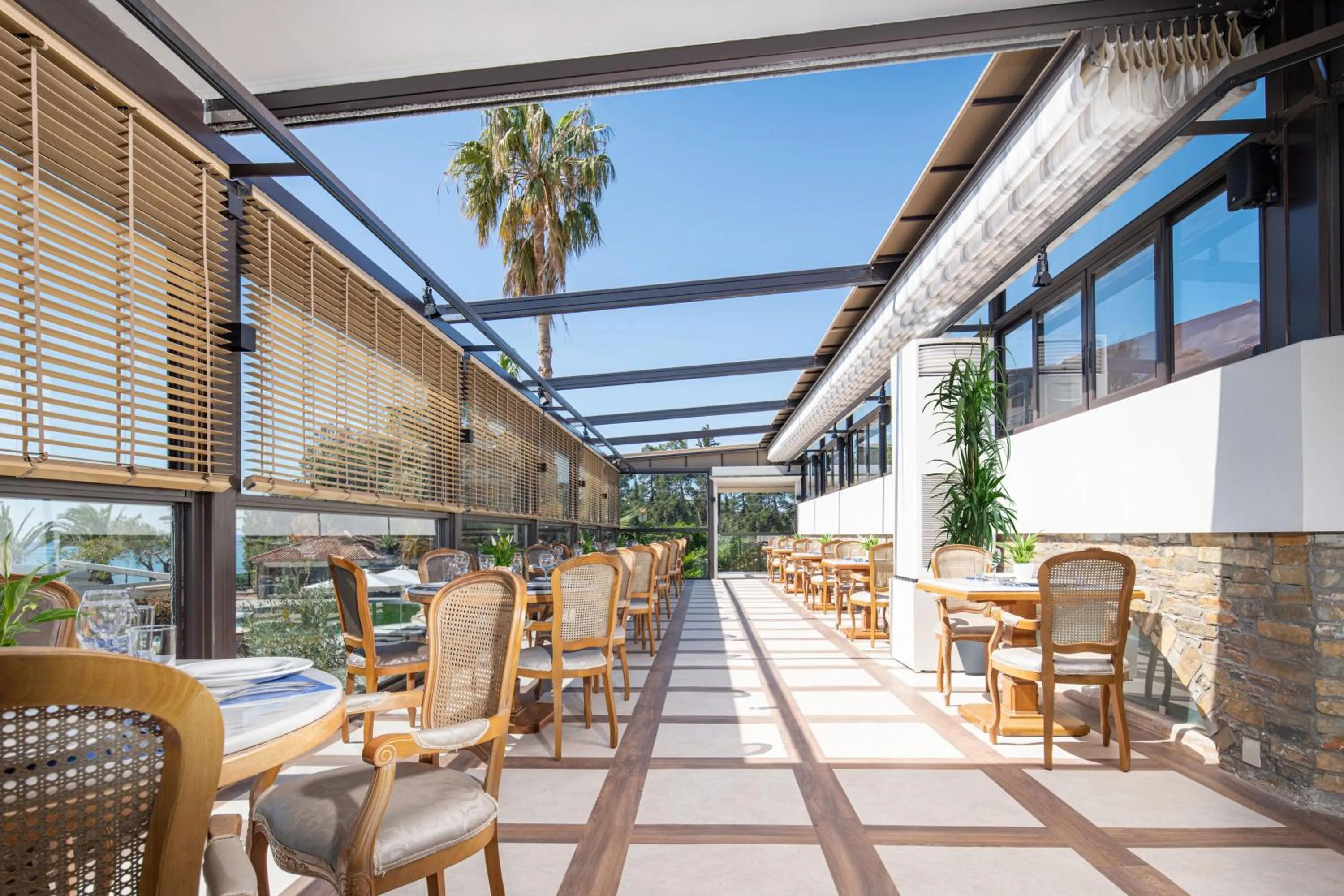 Restaurant/places to eat in Anthemus Sea Beach Hotel and Spa