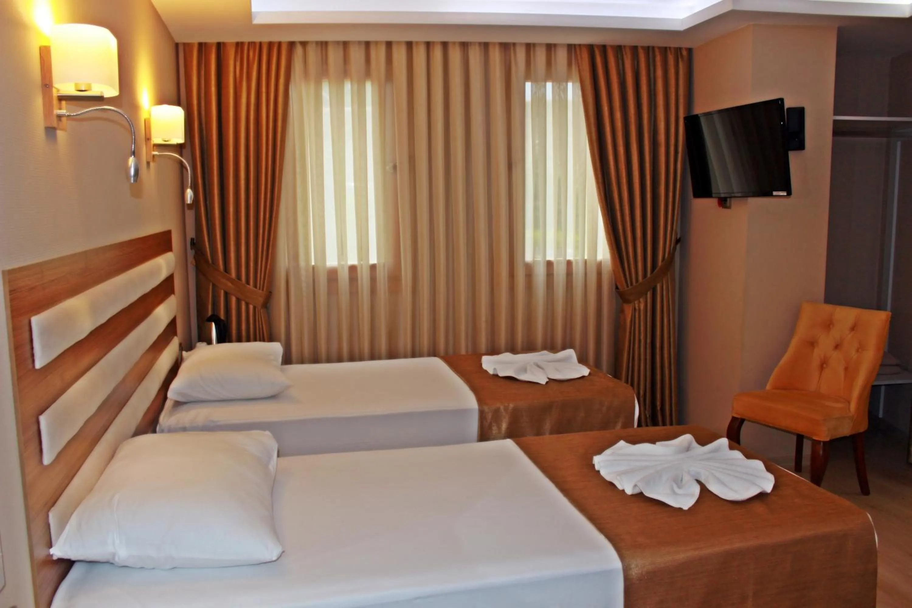 Bed in Feza Otel