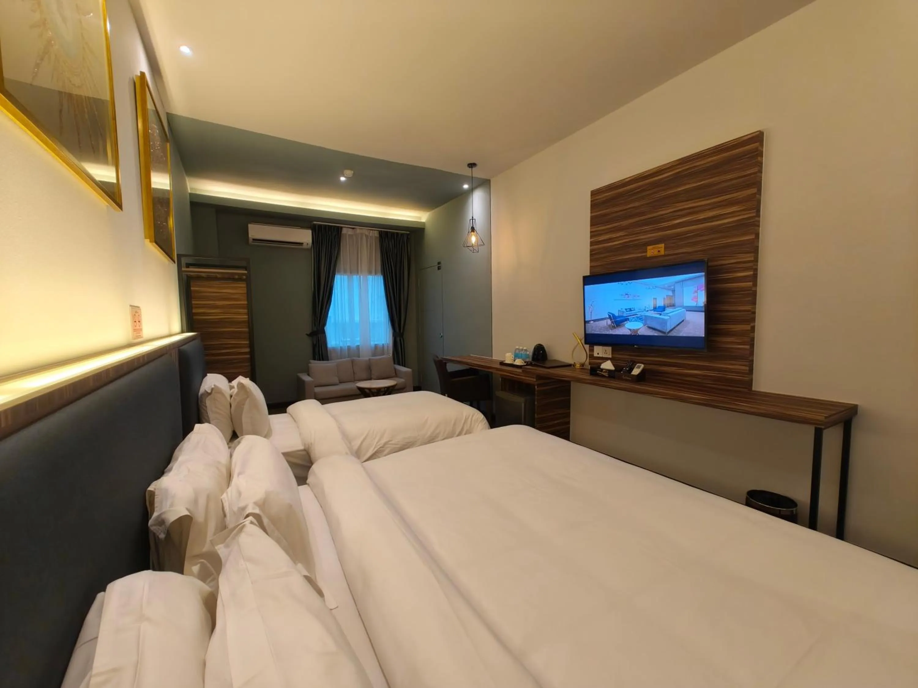 Bed in Asiatic Hotel