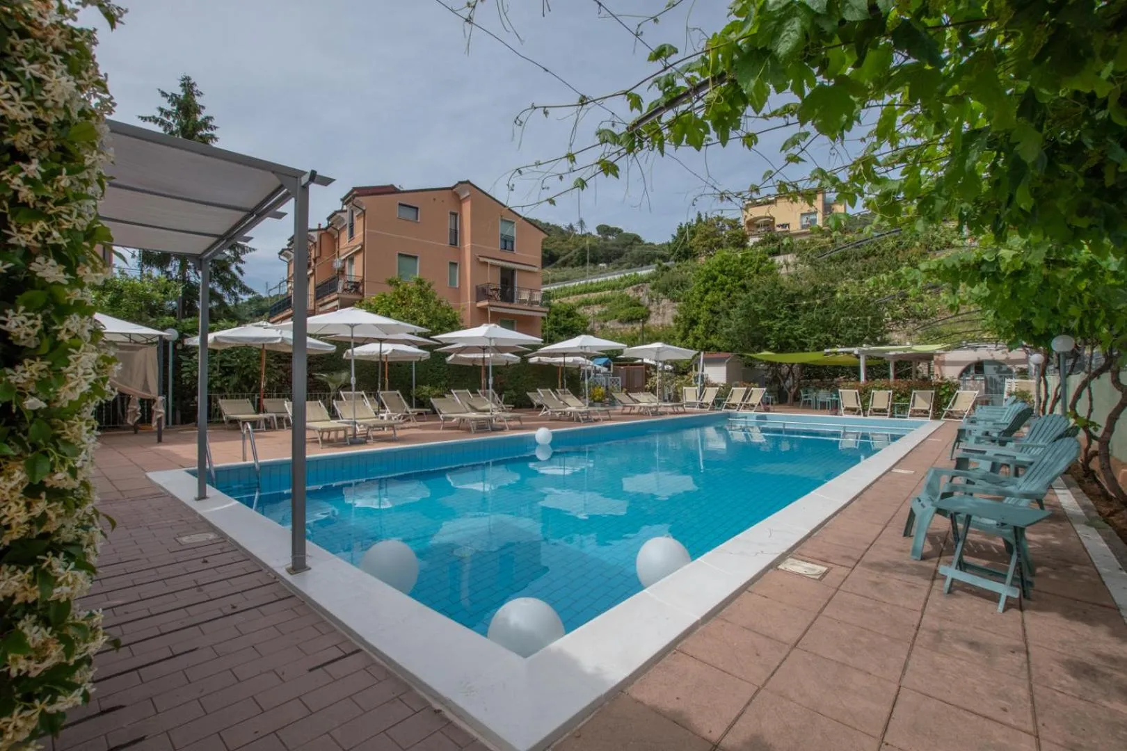 Swimming pool in Residence Holidays