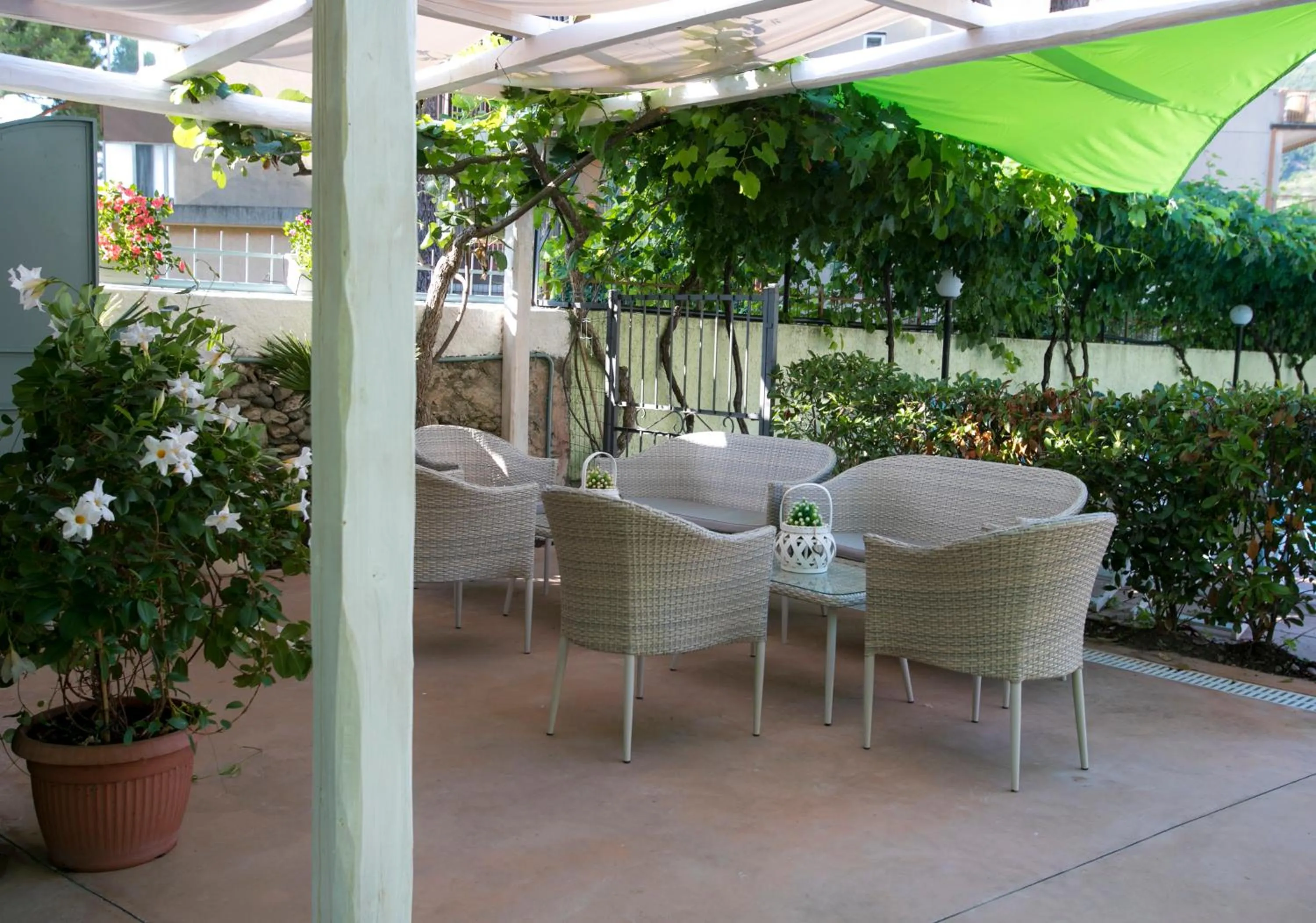 Patio in Residence Holidays