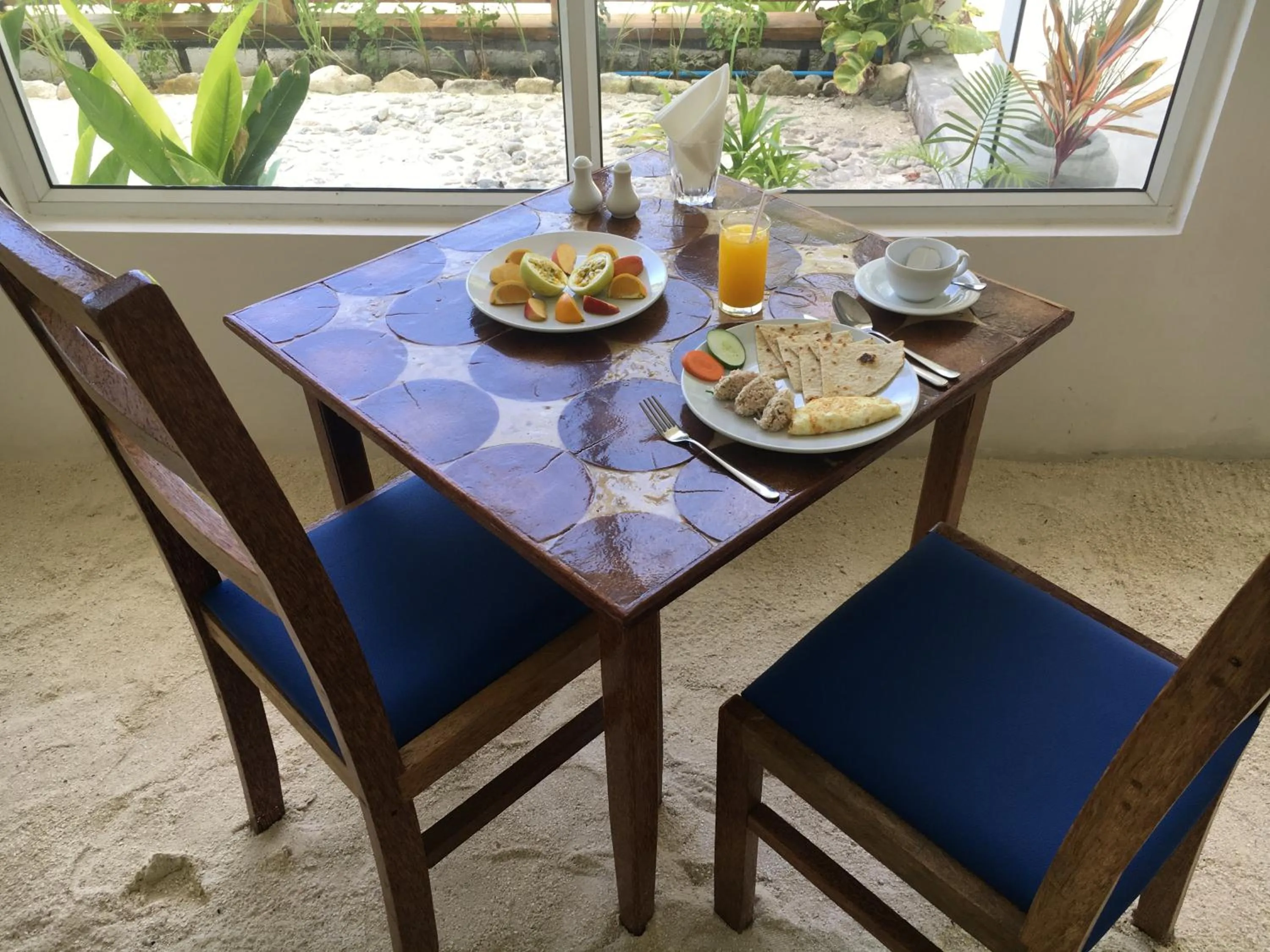 Breakfast in Island Break