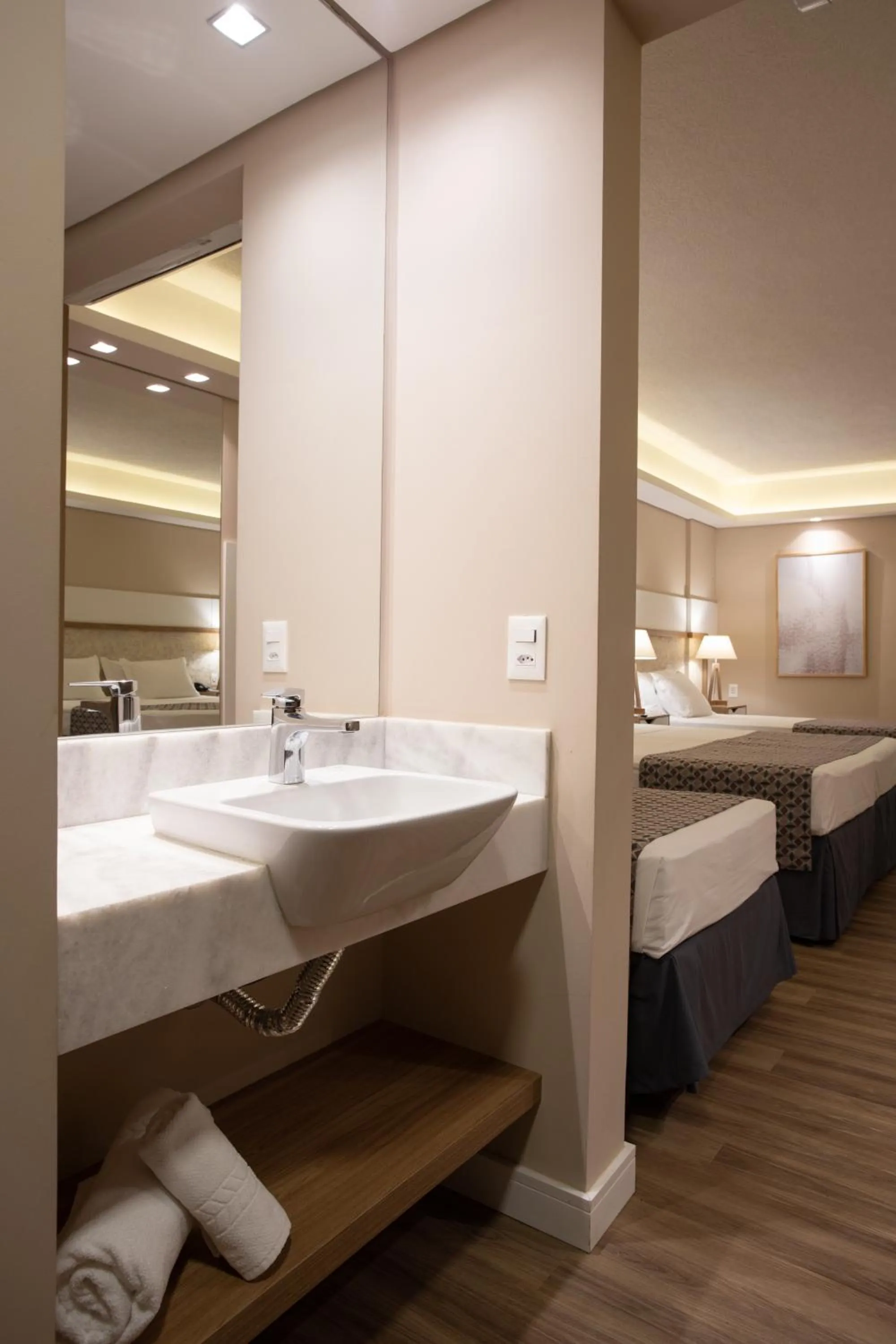 Bathroom, Bed in Recanto Cataratas - Thermas, Resort e Convention