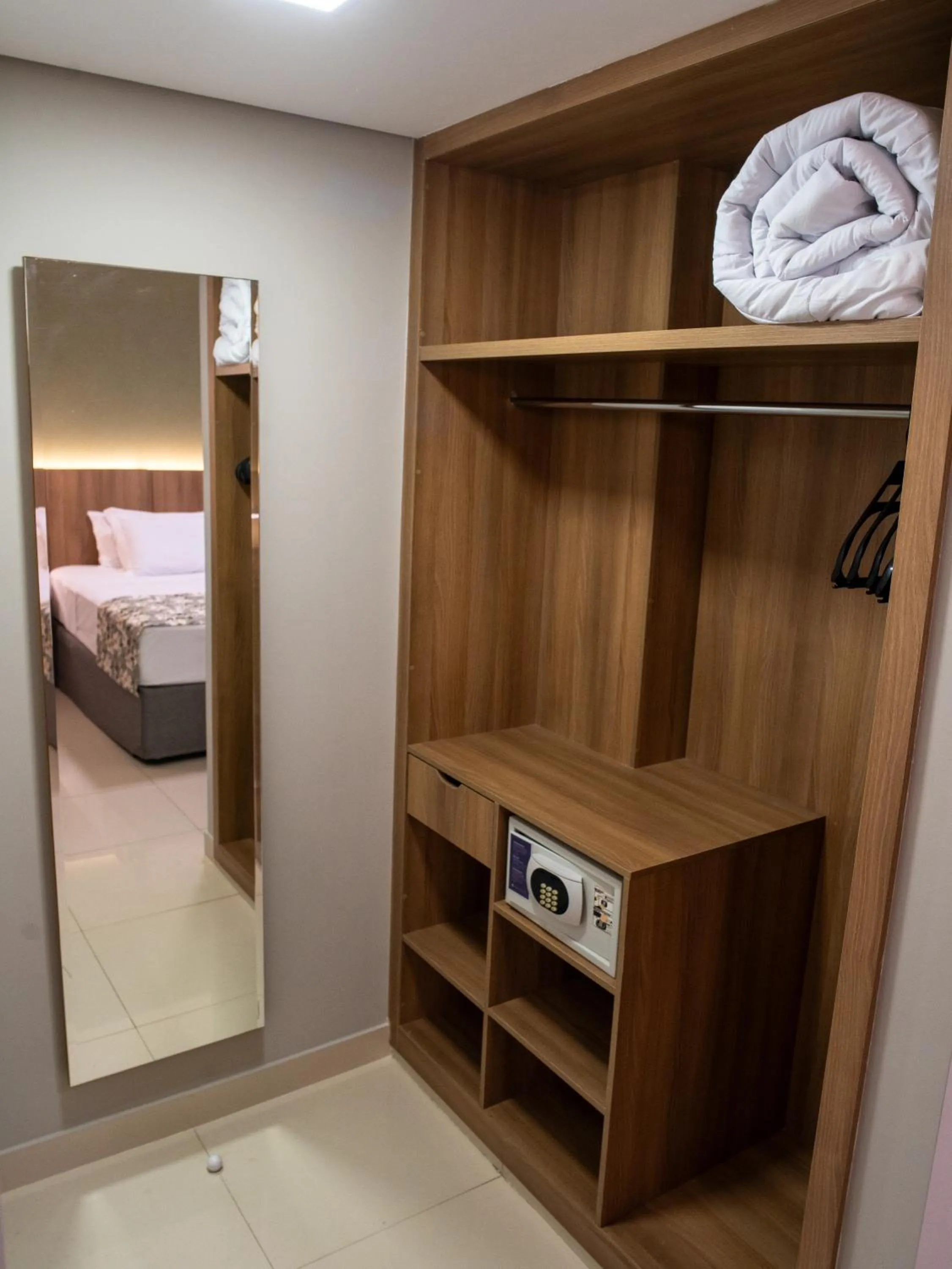 safe, Bed in Recanto Cataratas - Thermas, Resort e Convention