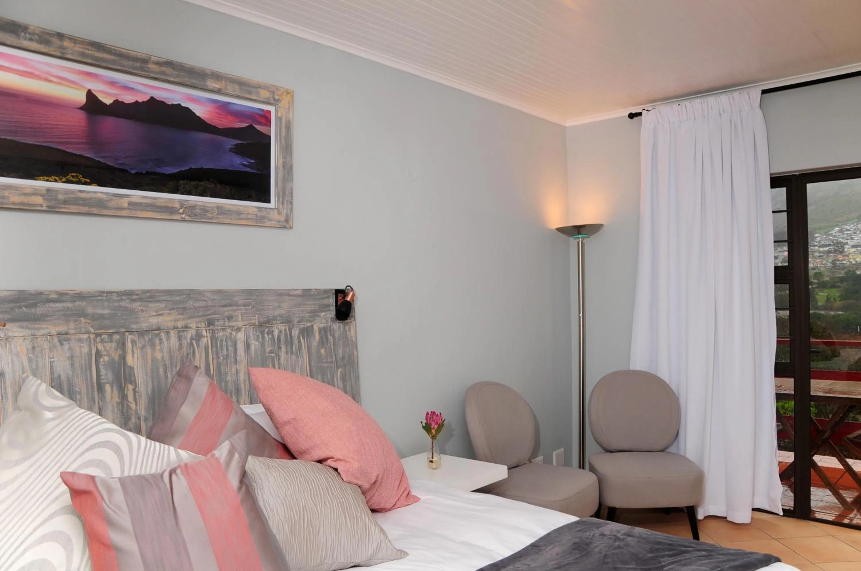 Bed in The Salt House Guest House in Hout Bay