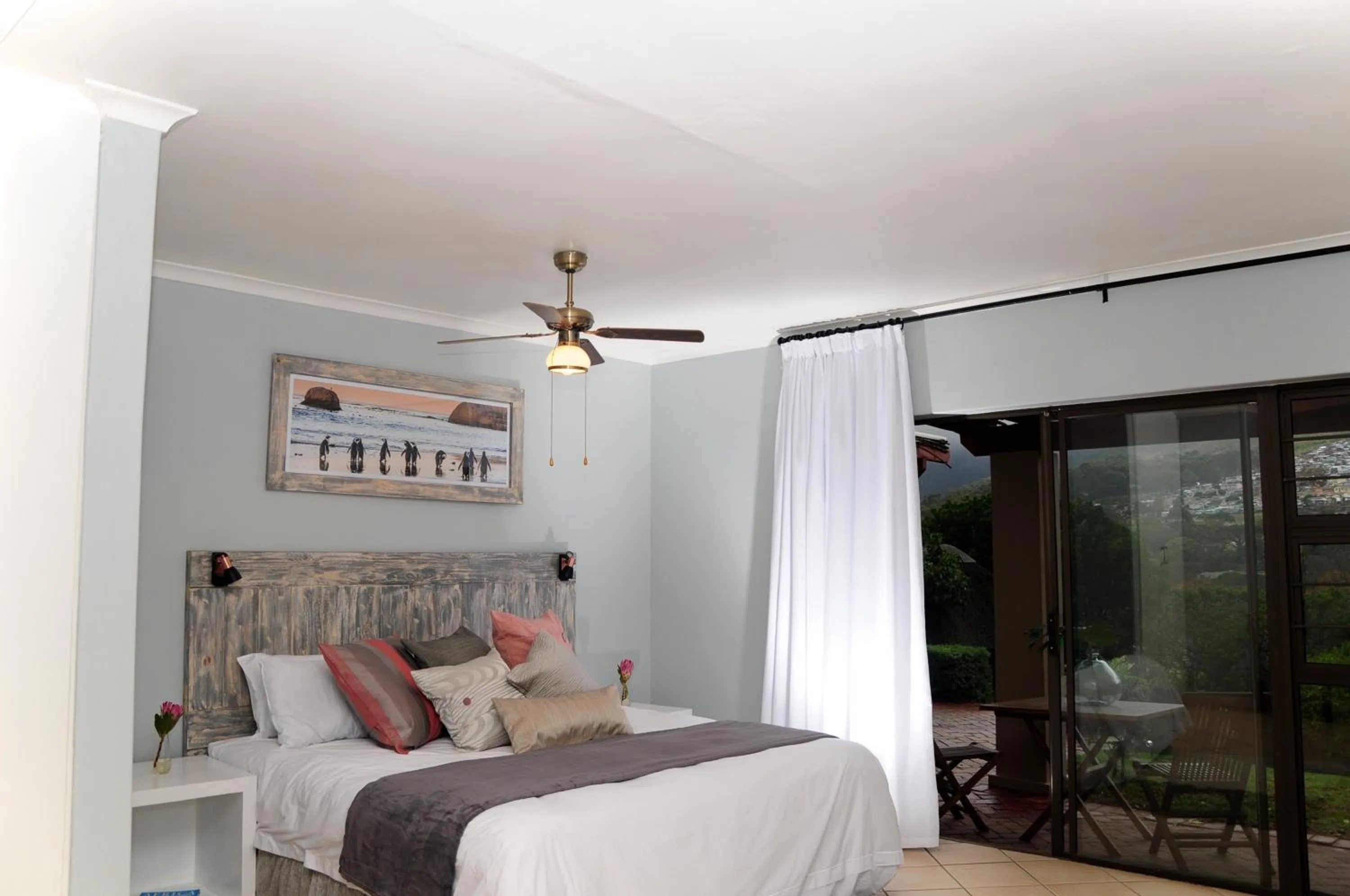 Bed in The Salt House Guest House in Hout Bay