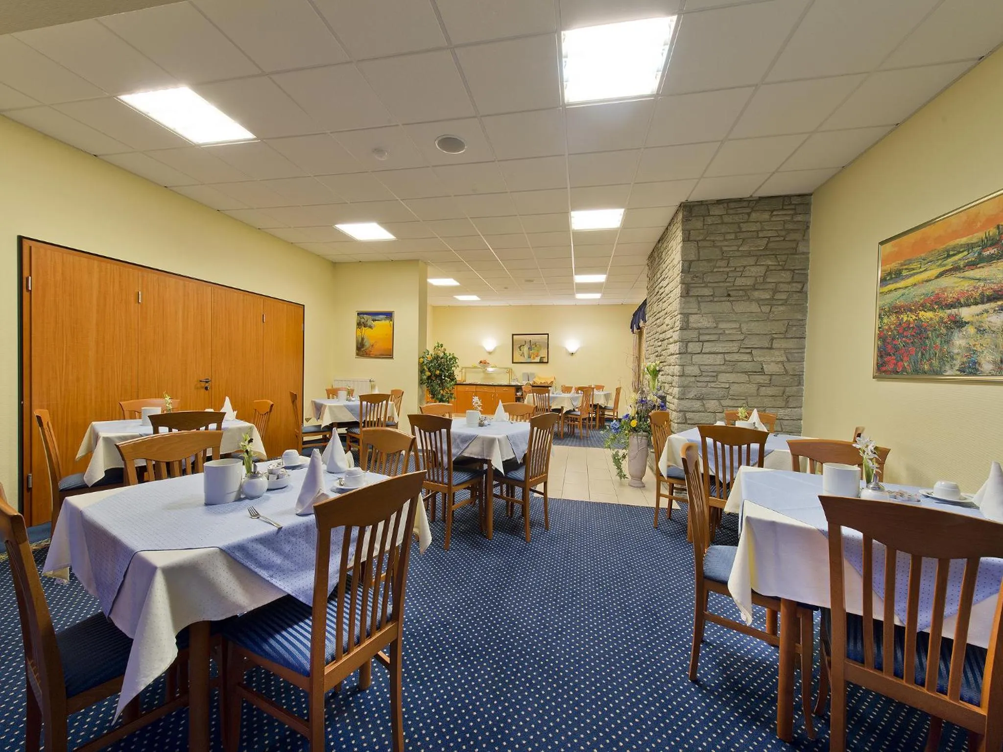 Restaurant/places to eat in Panorama Hotel