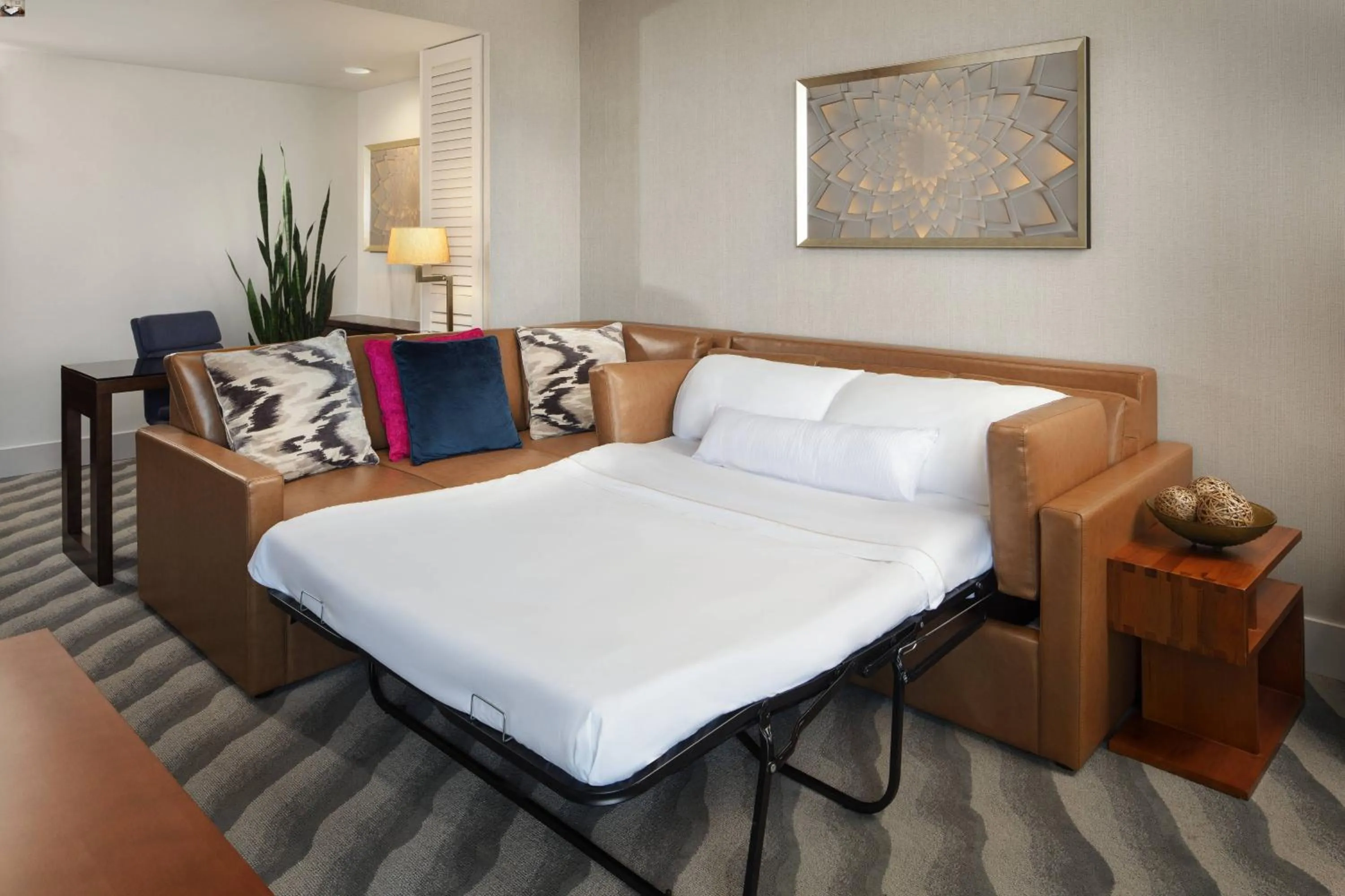 Photo of the whole room, Bed in The Westin Pasadena