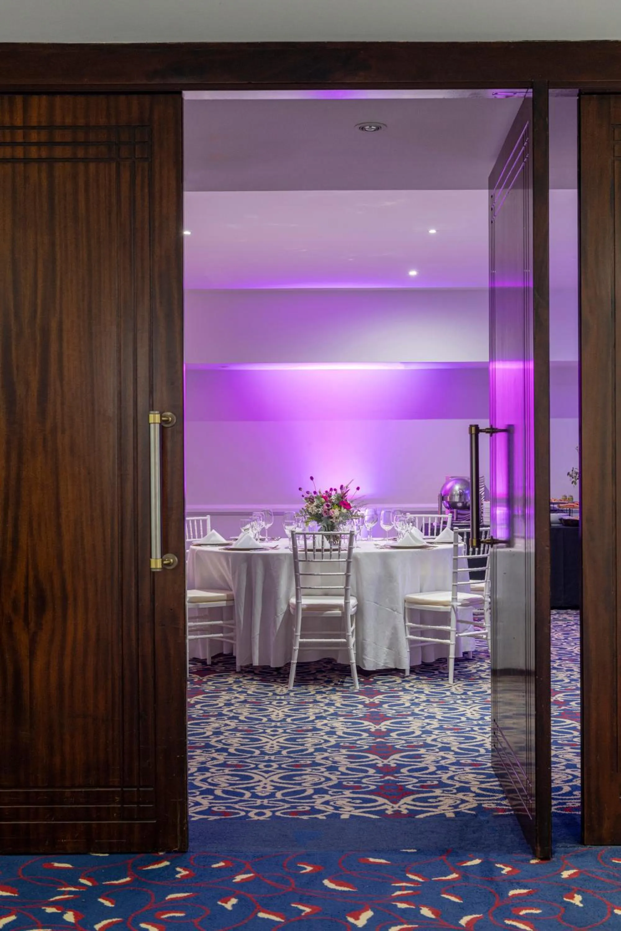 Banquet/Function facilities in Argenta Tower Hotel & Suites