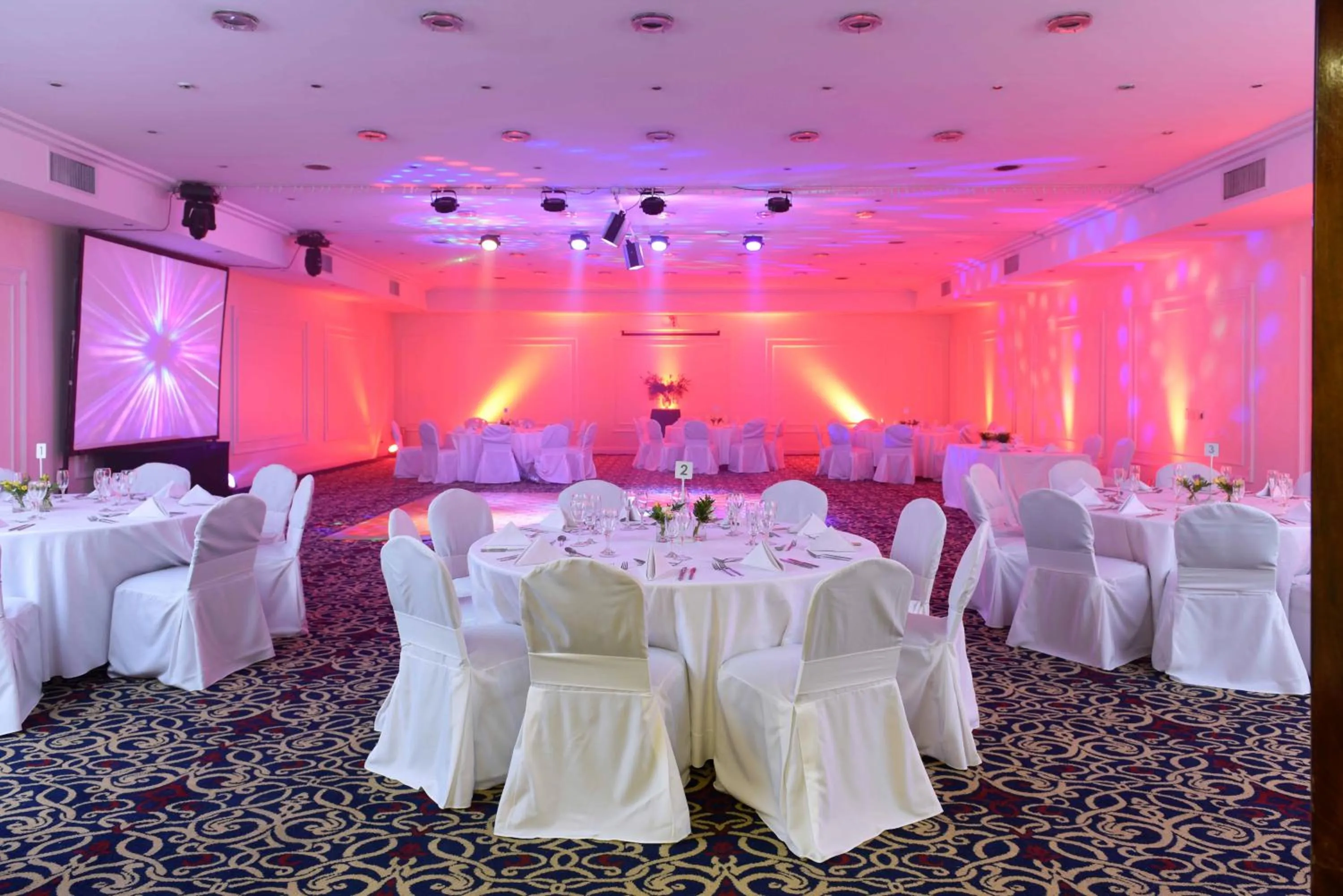 Banquet/Function facilities in Argenta Tower Hotel & Suites