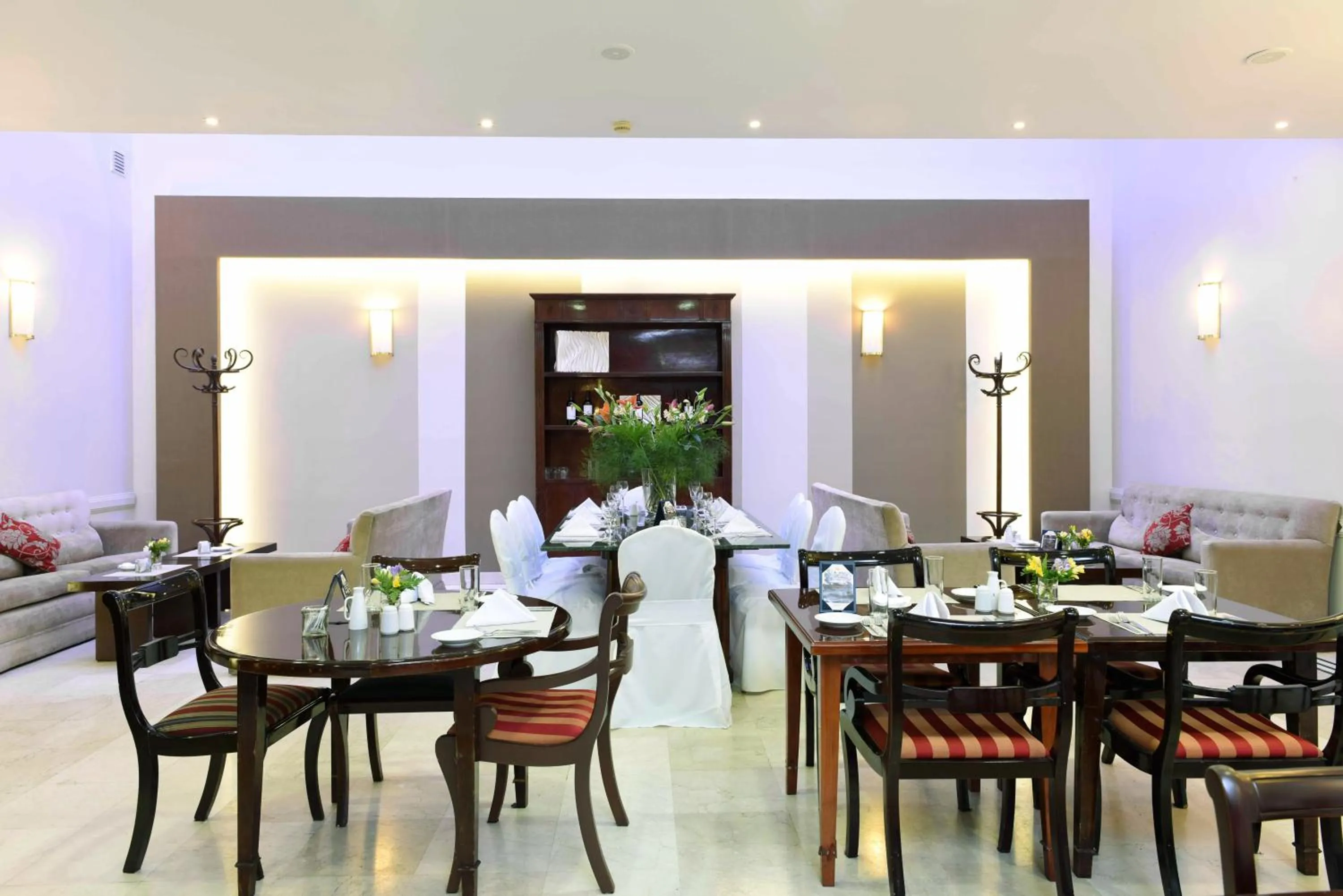 Lounge or bar in Argenta Tower Hotel & Suites