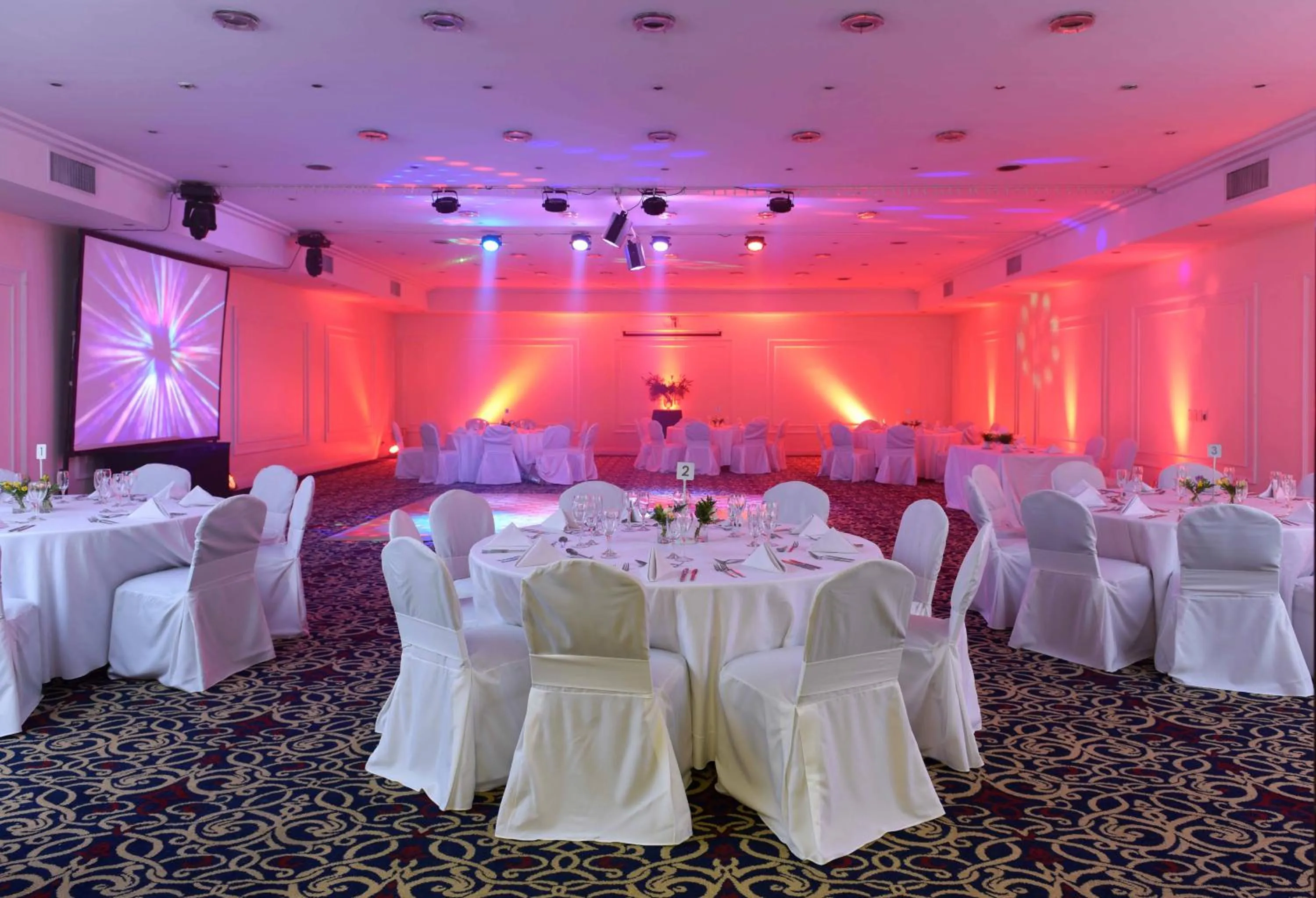Banquet/Function facilities in Argenta Tower Hotel & Suites
