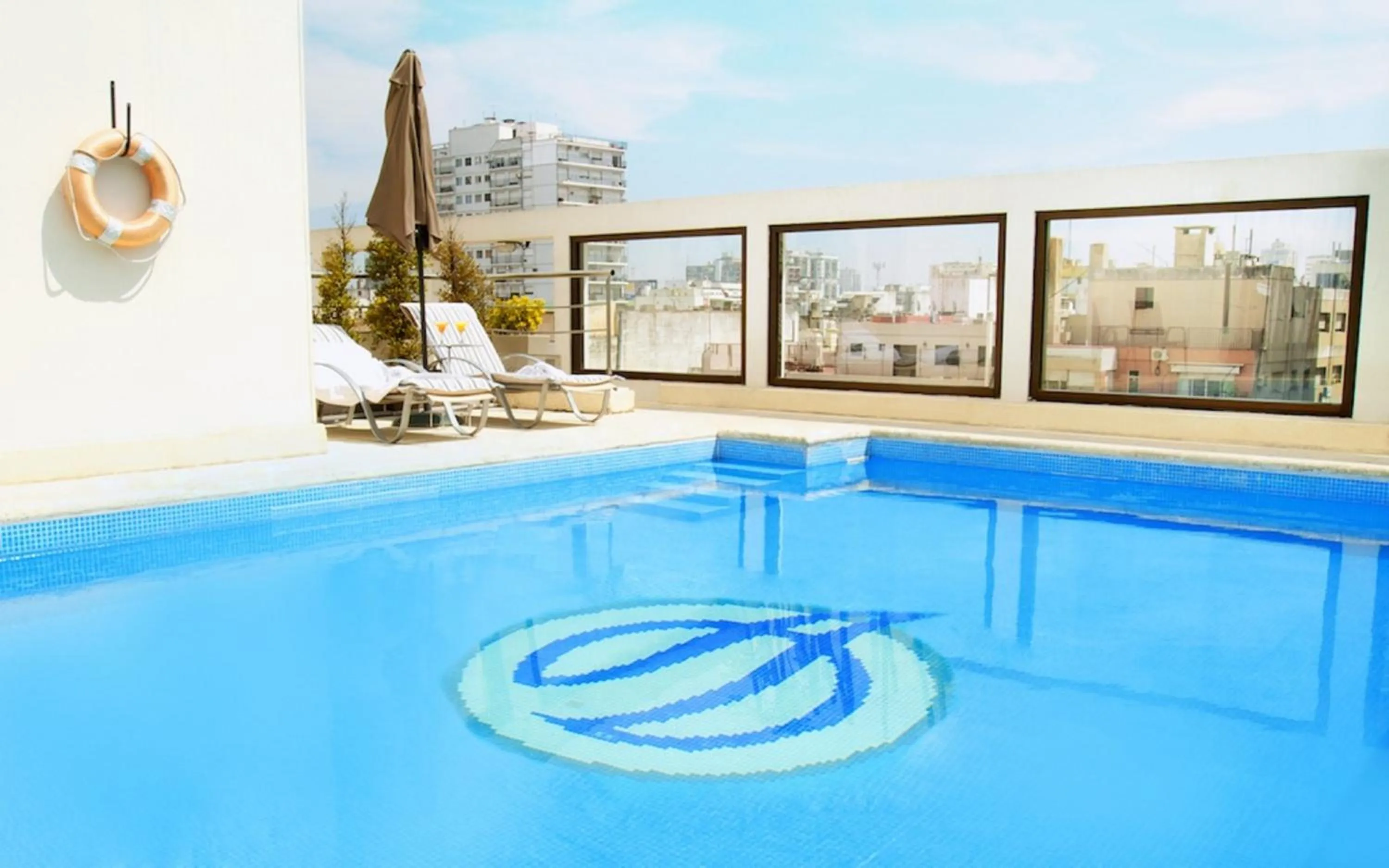 Swimming pool in Argenta Tower Hotel & Suites