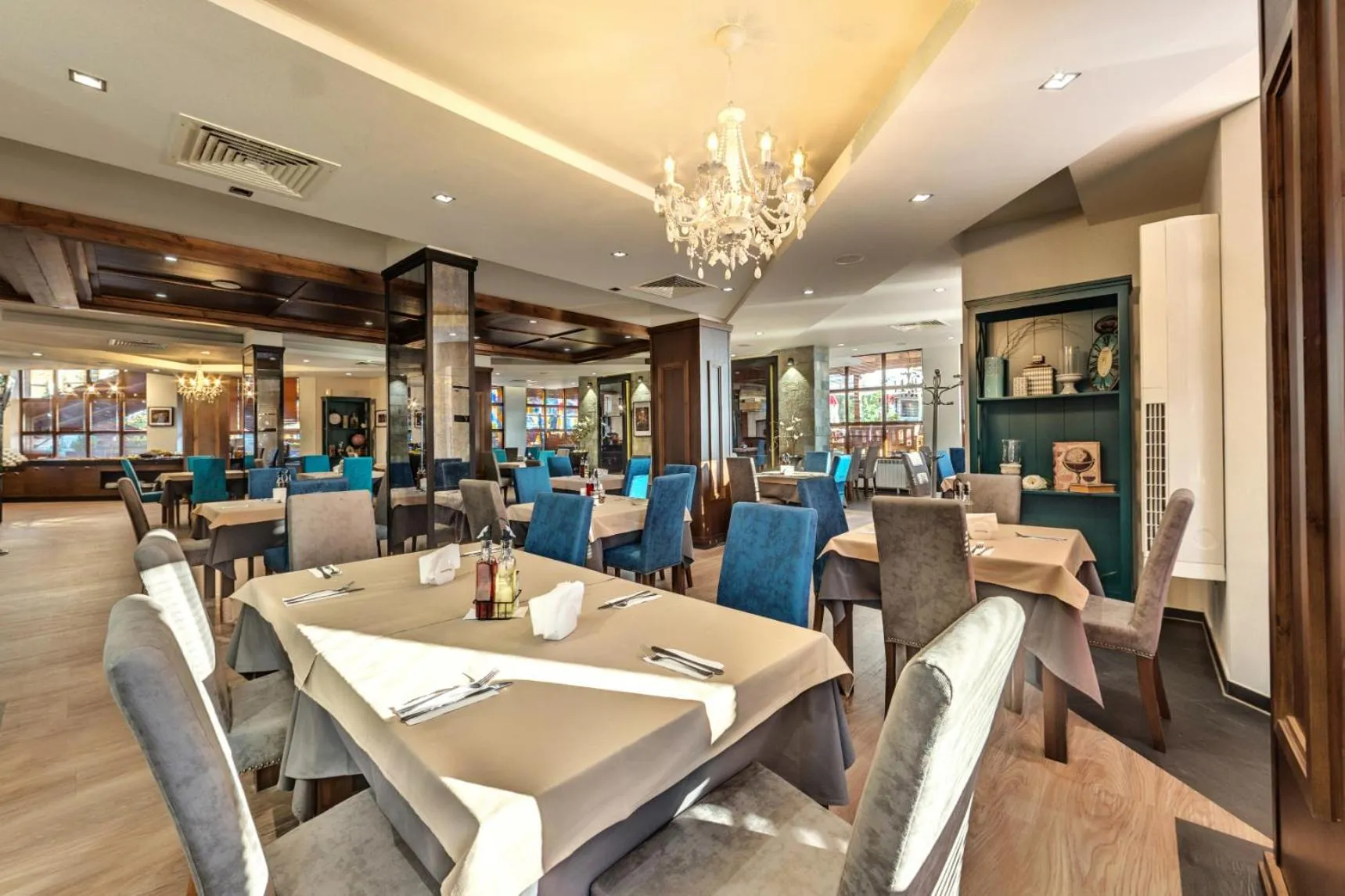 Breakfast in Belvedere Holiday Club