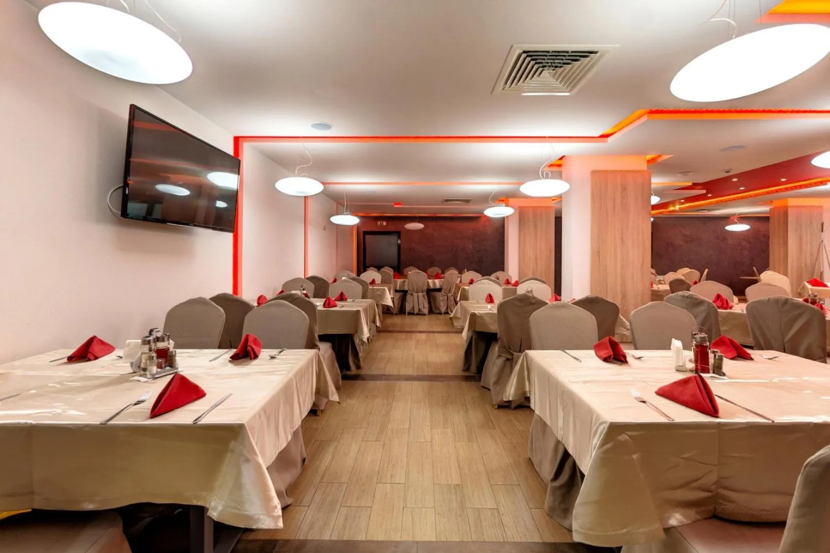 Banquet/Function facilities in Belvedere Holiday Club