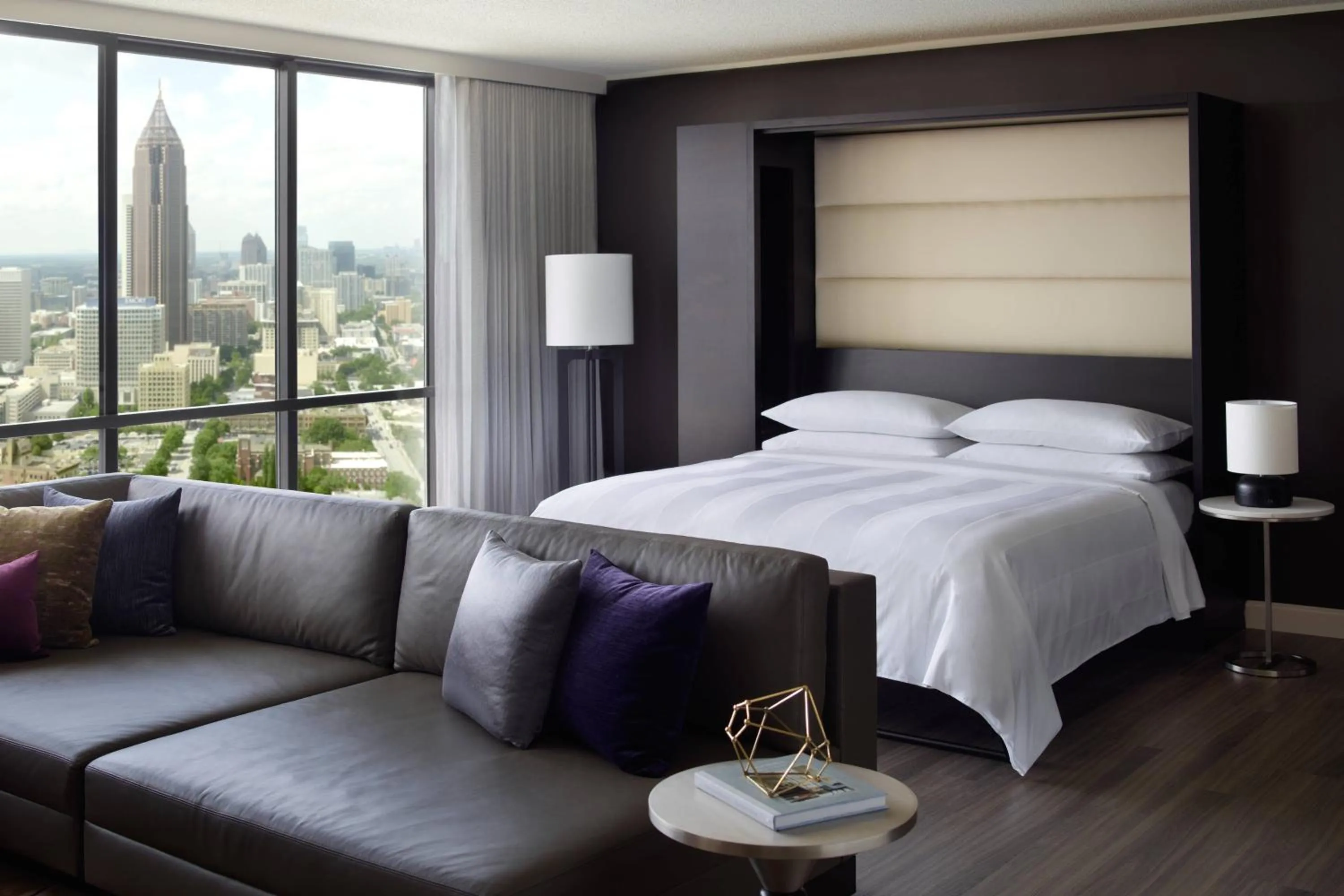 Photo of the whole room, Bed in Atlanta Marriott Marquis