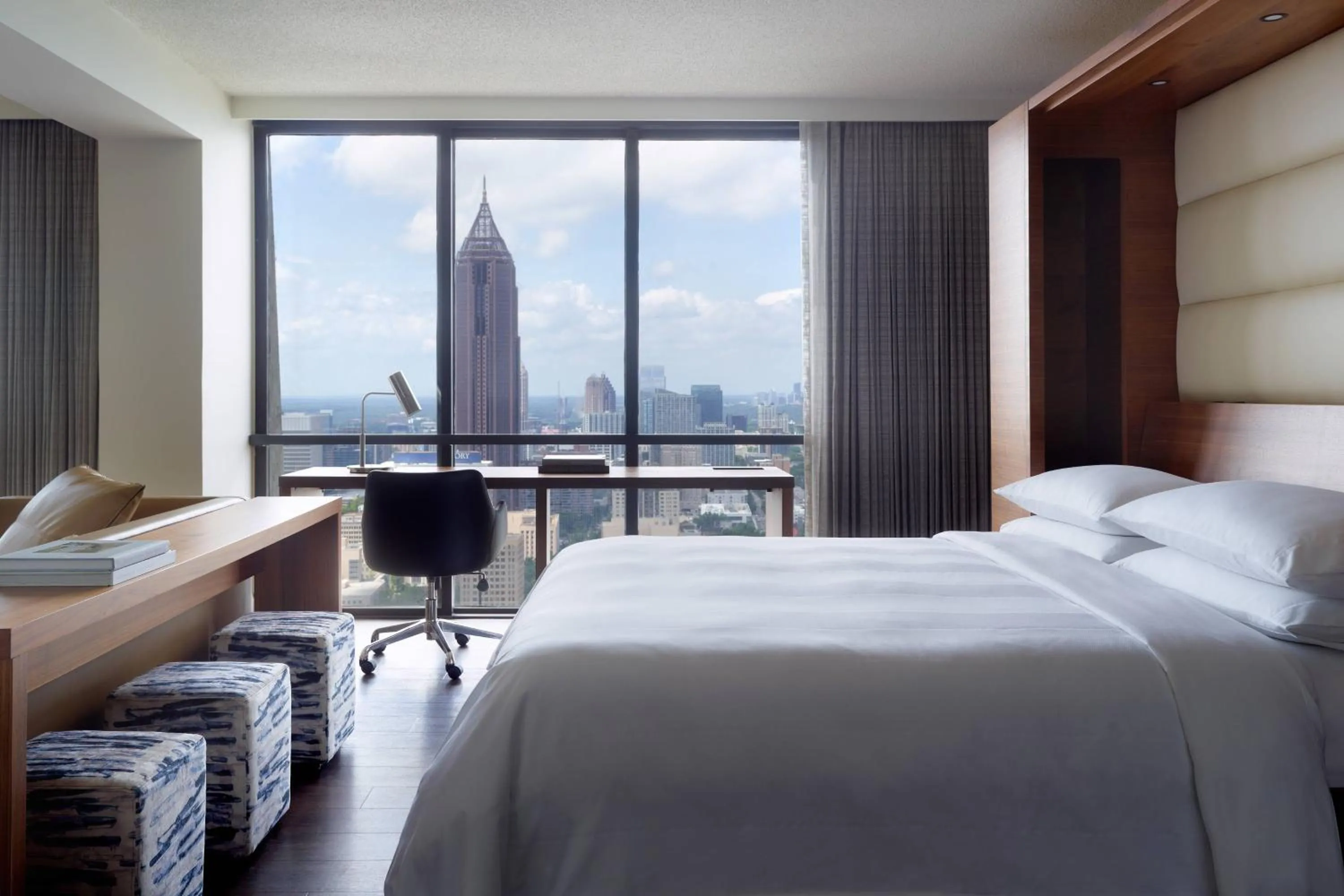 Photo of the whole room, Bed in Atlanta Marriott Marquis