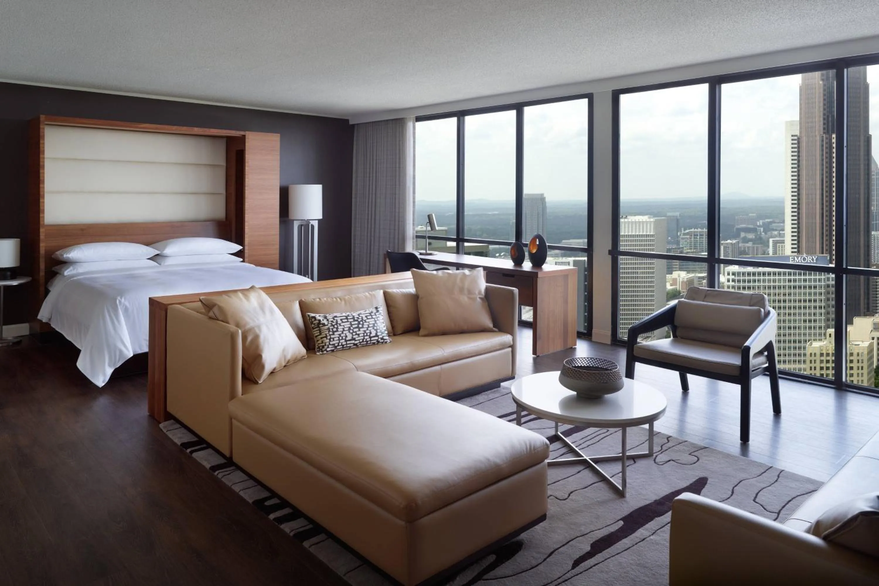 Living room, Bed in Atlanta Marriott Marquis