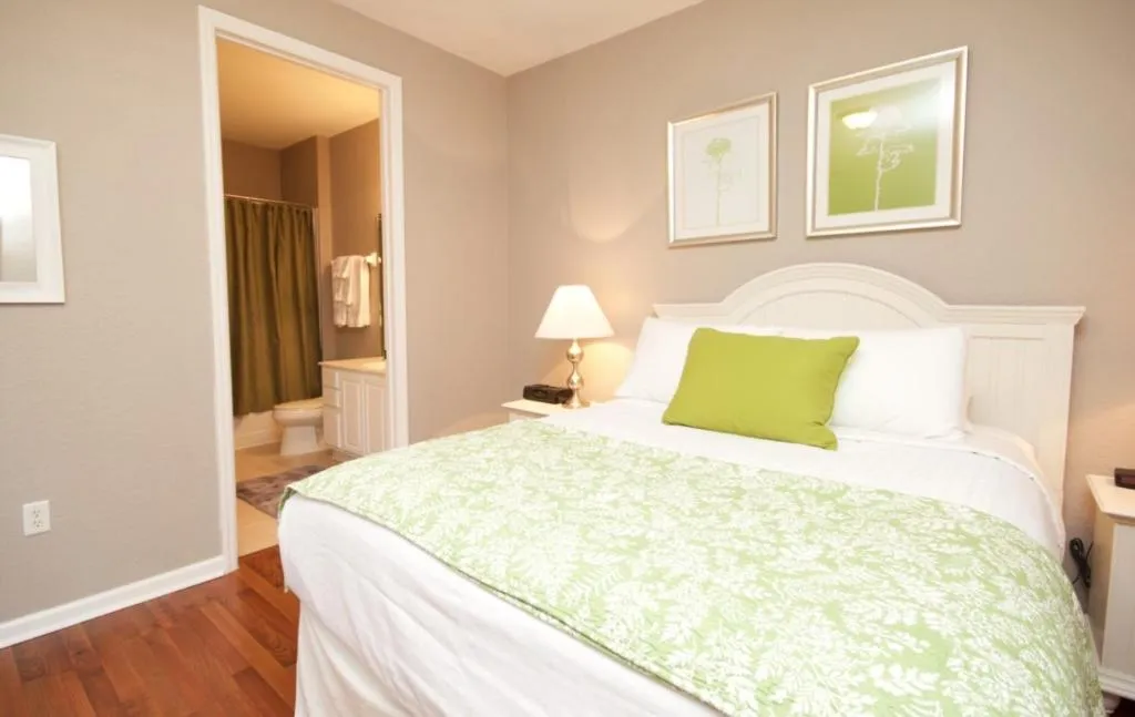 Bedroom, Bed in Cayview Condo #231536