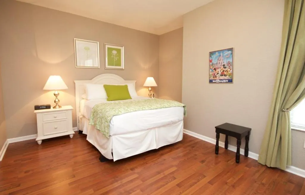 Bedroom, Bed in Cayview Condo #231536