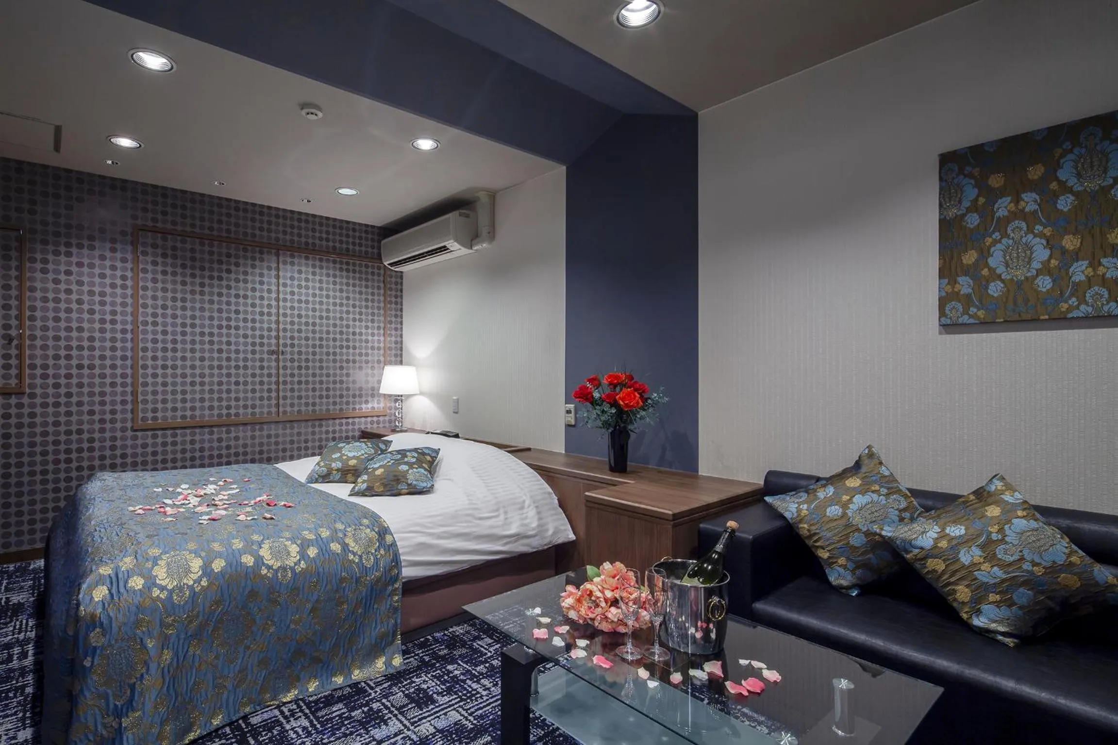 Photo of the whole room, Bed in Restay Hiroshima (Adult Only)