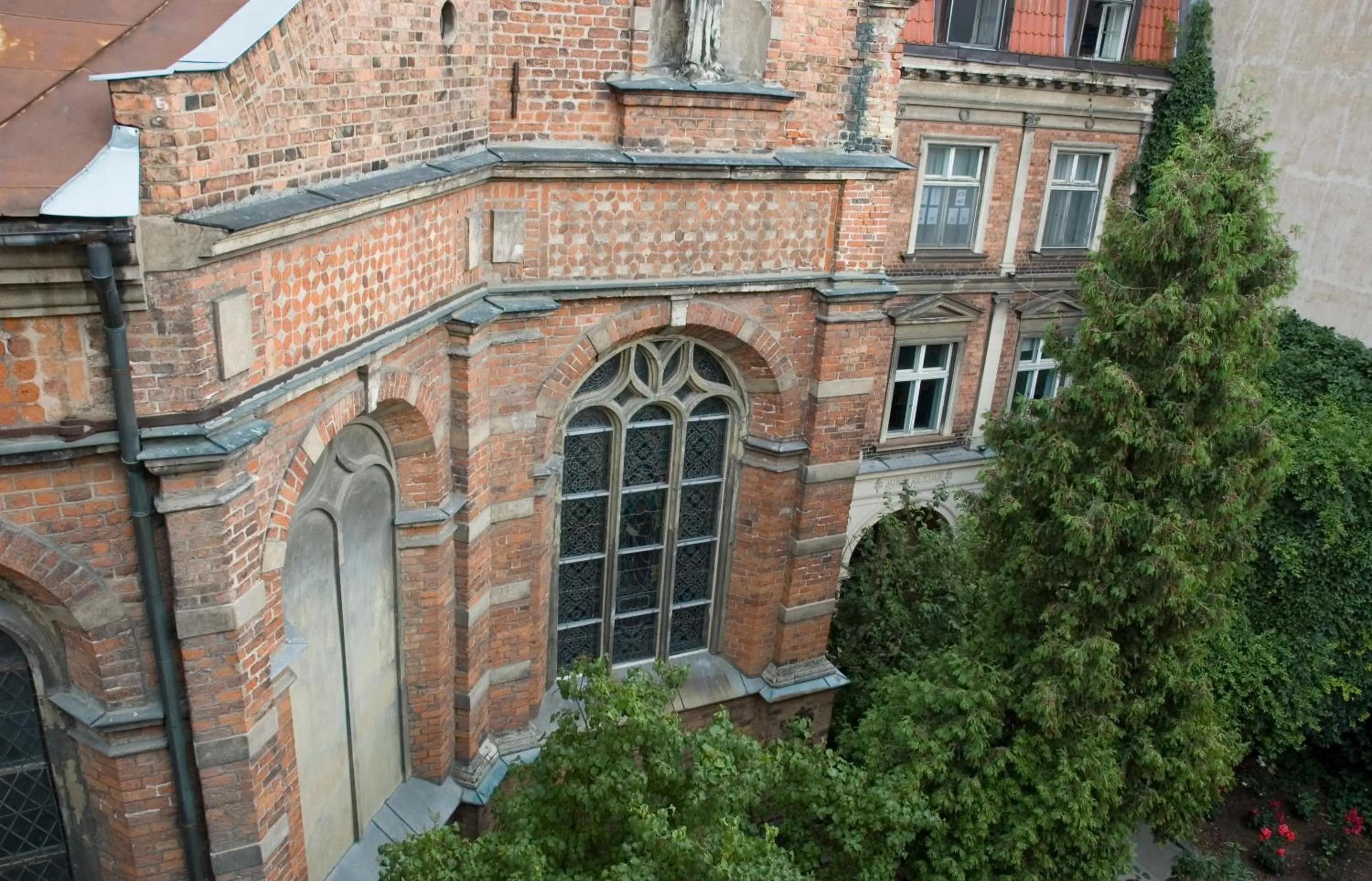 Bird's eye view in Red Nose Hostel with Self-Check In