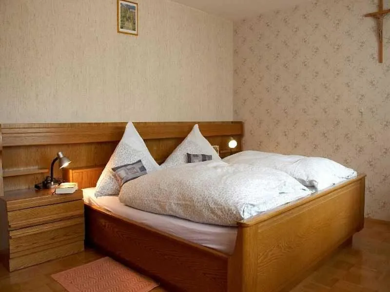 Bed in Ferienwohnung Bertsche