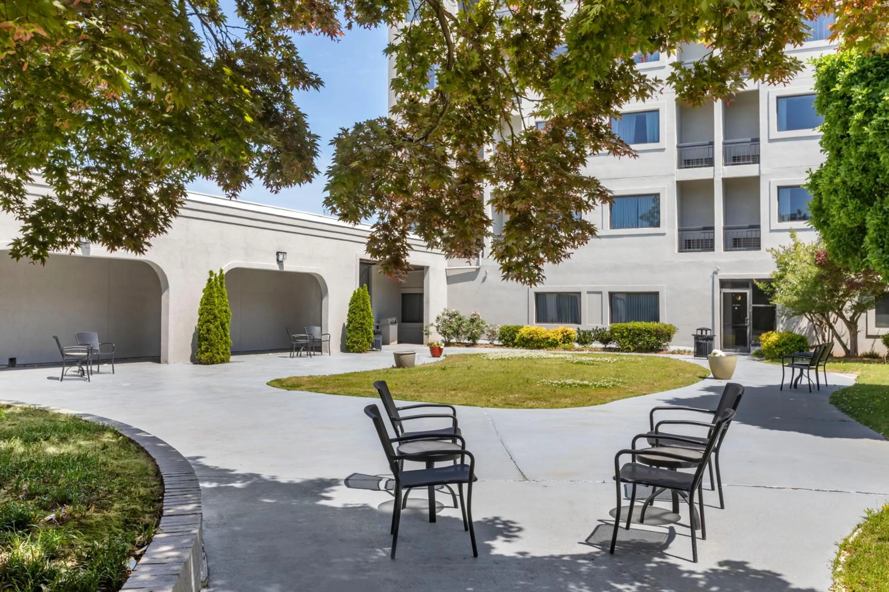 Garden in Country Inn & Suites by Radisson, Atlanta Downtown