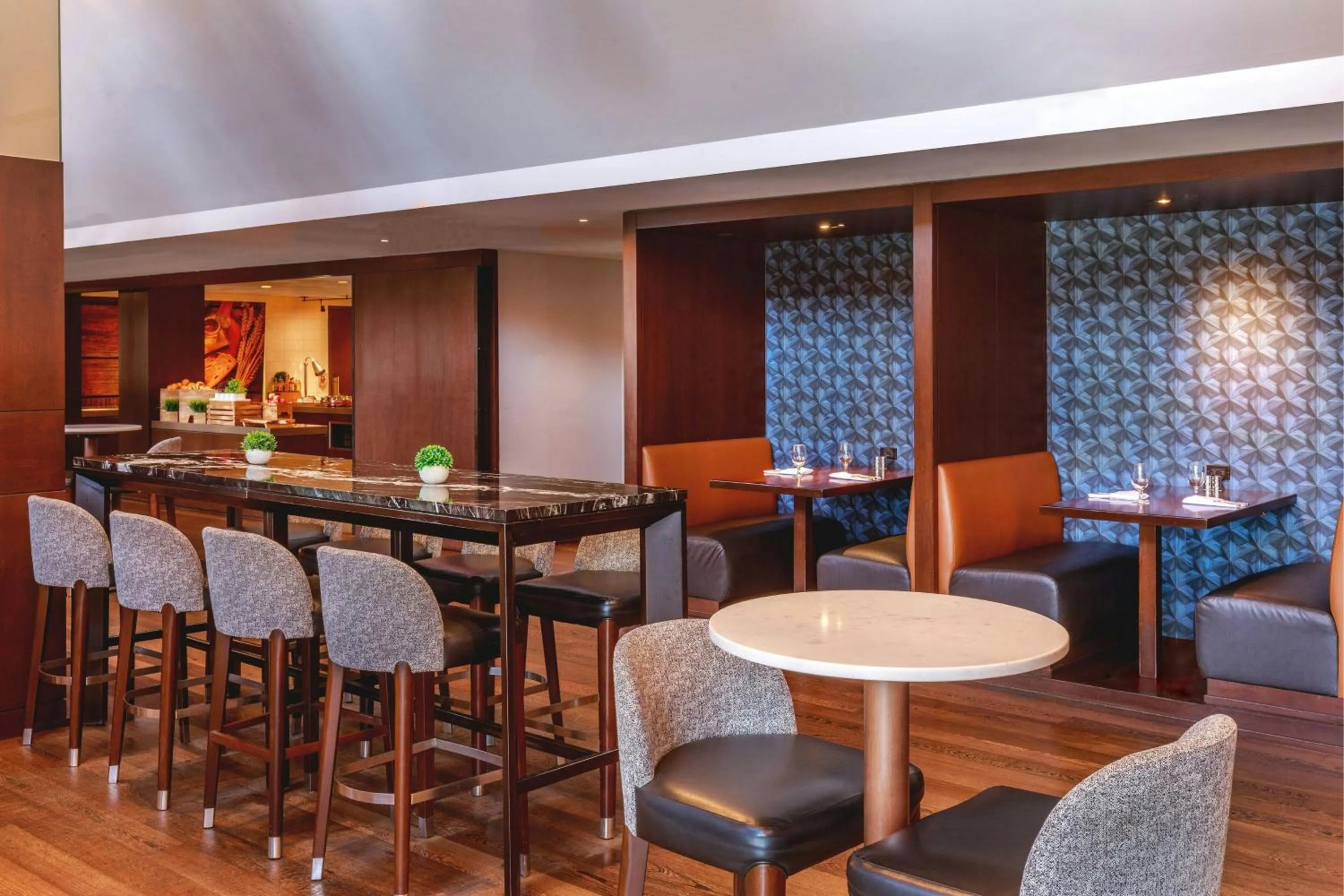 Lounge or bar in Boston Marriott Long Wharf