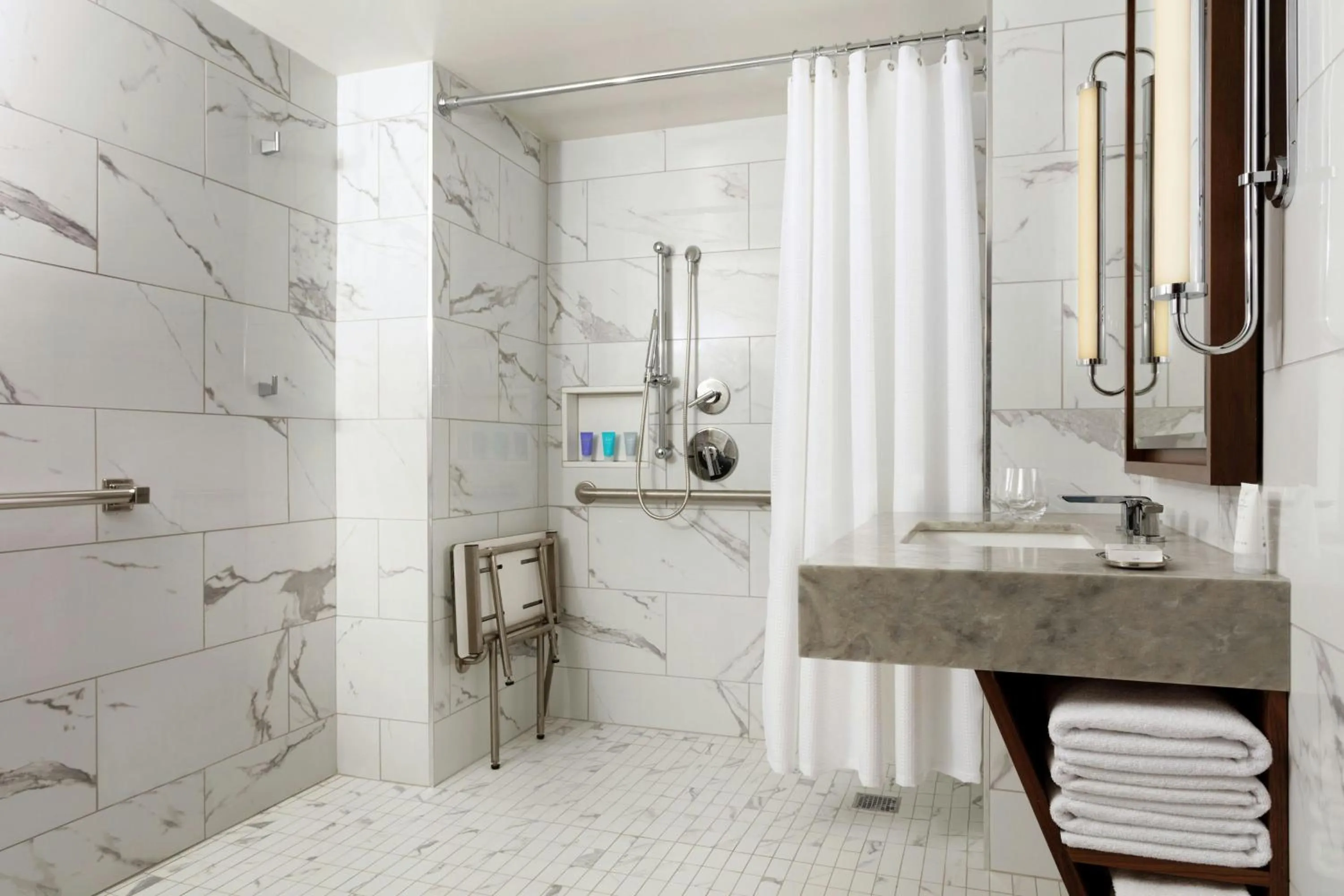 Bathroom in Boston Marriott Long Wharf