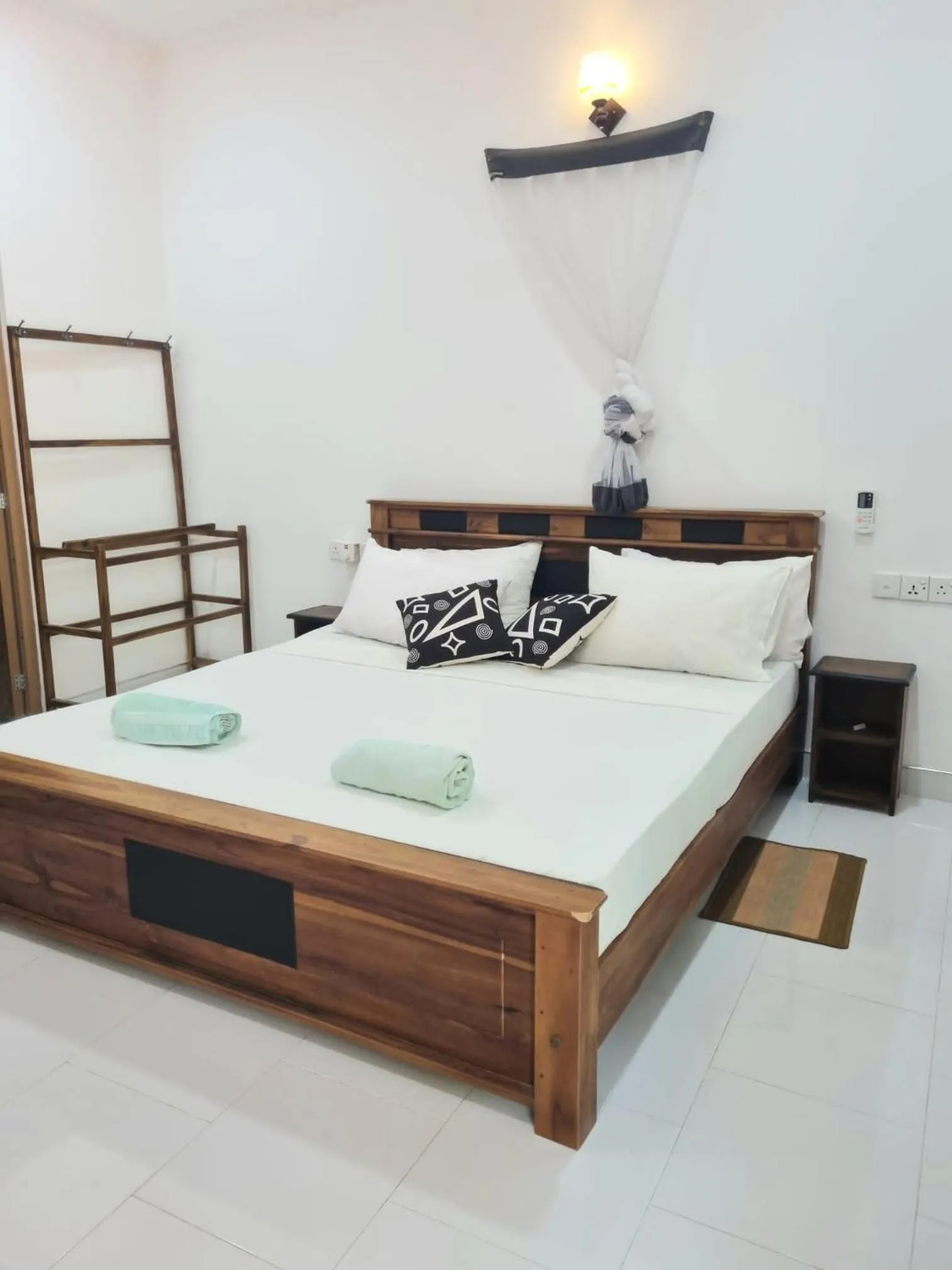 Bed in Sunrise Cottage