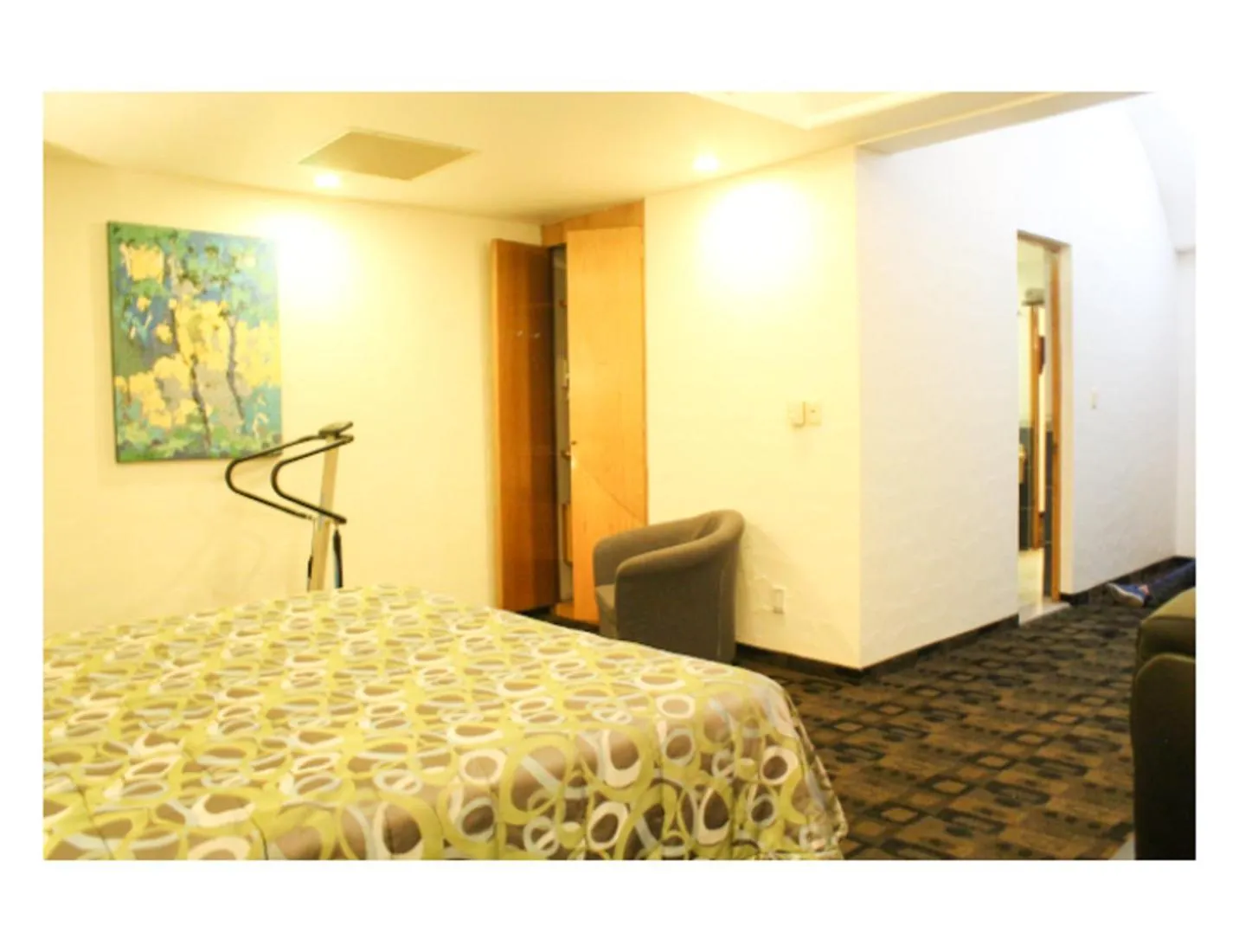 Bed in Hotel Mandarin Carton