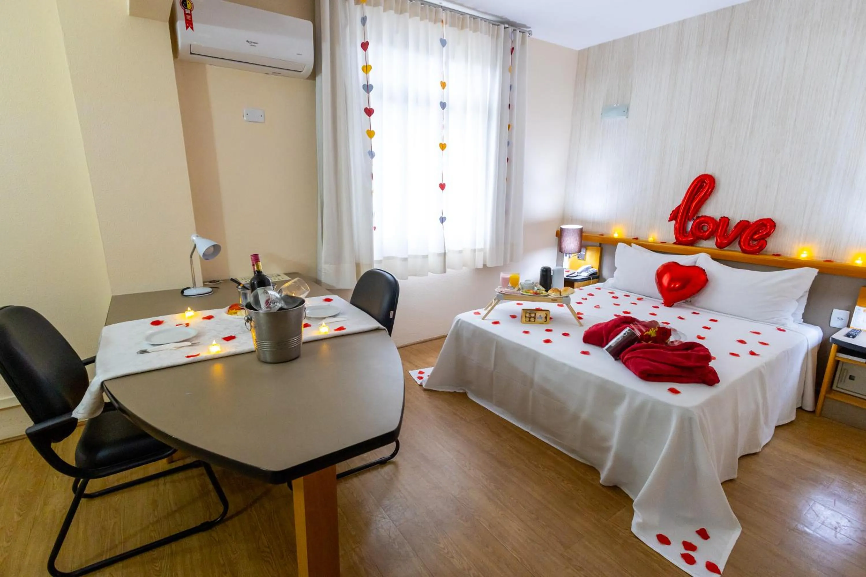 Restaurant/places to eat, Bed in Sables Hotel Guarulhos