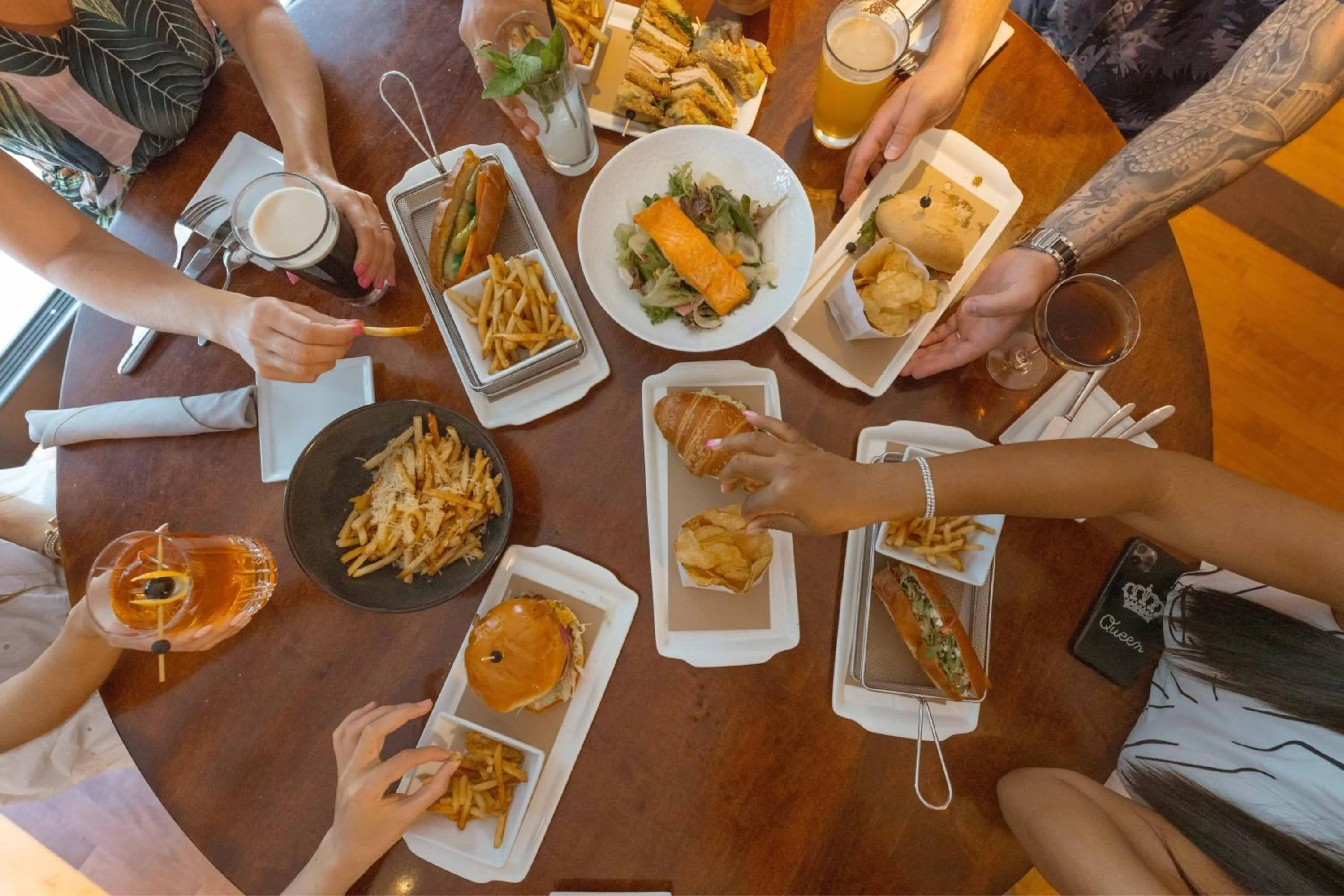 Restaurant/places to eat in Chicago Marriott Downtown Magnificent Mile