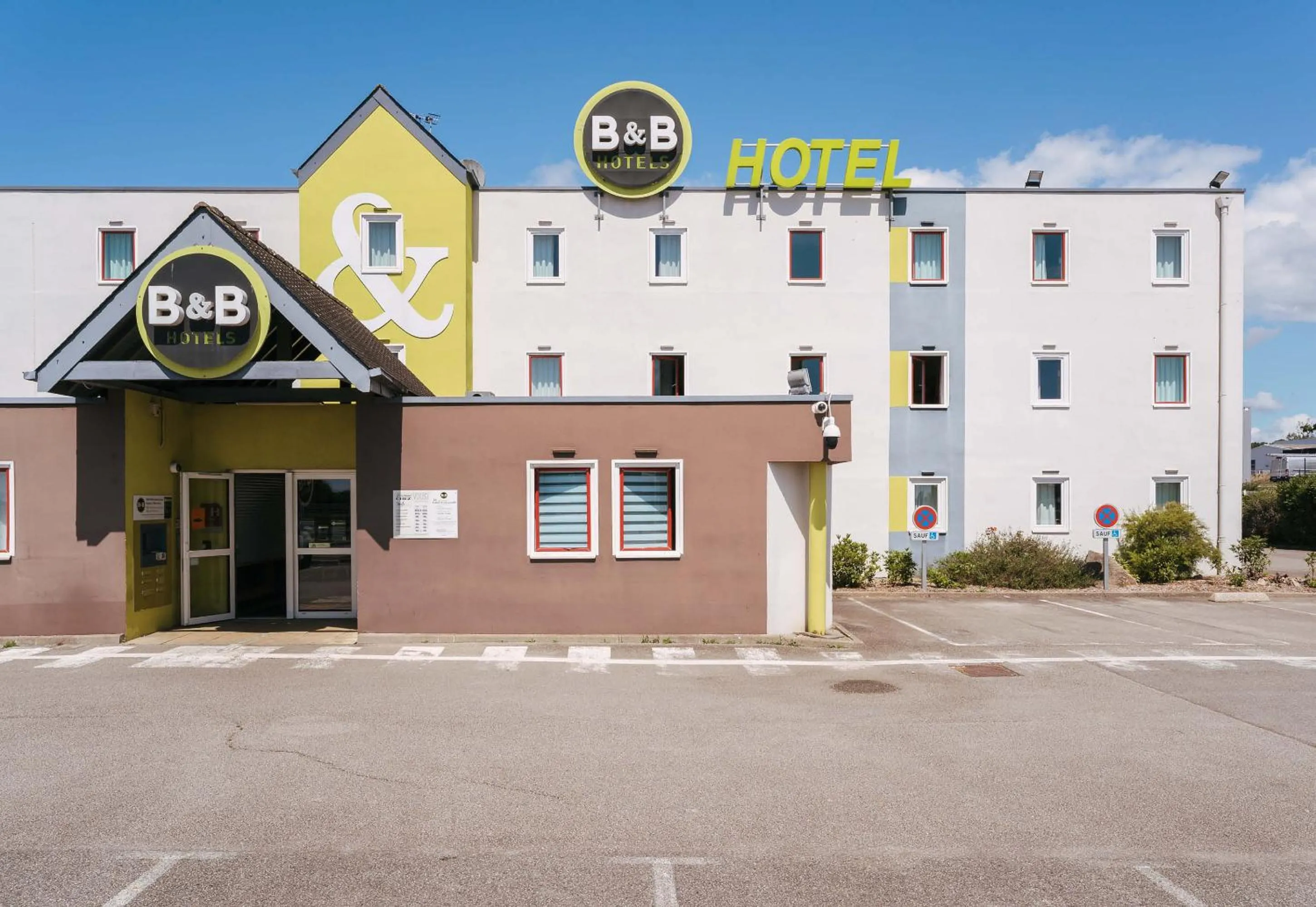 Property building in B&B HOTEL Lorient Caudan
