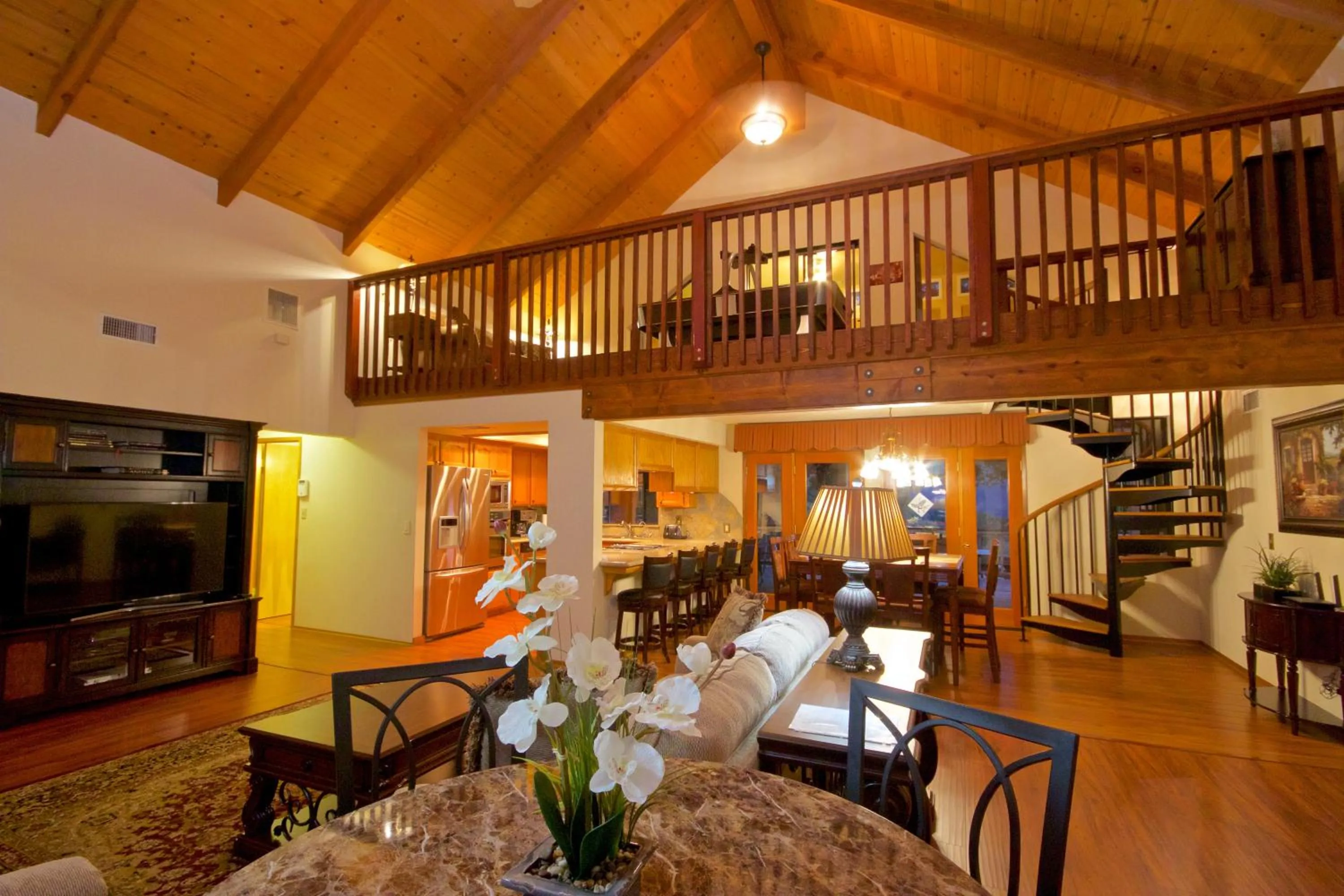 Living room in Mountain View Playhouse Near Yosemite & Bass Lake