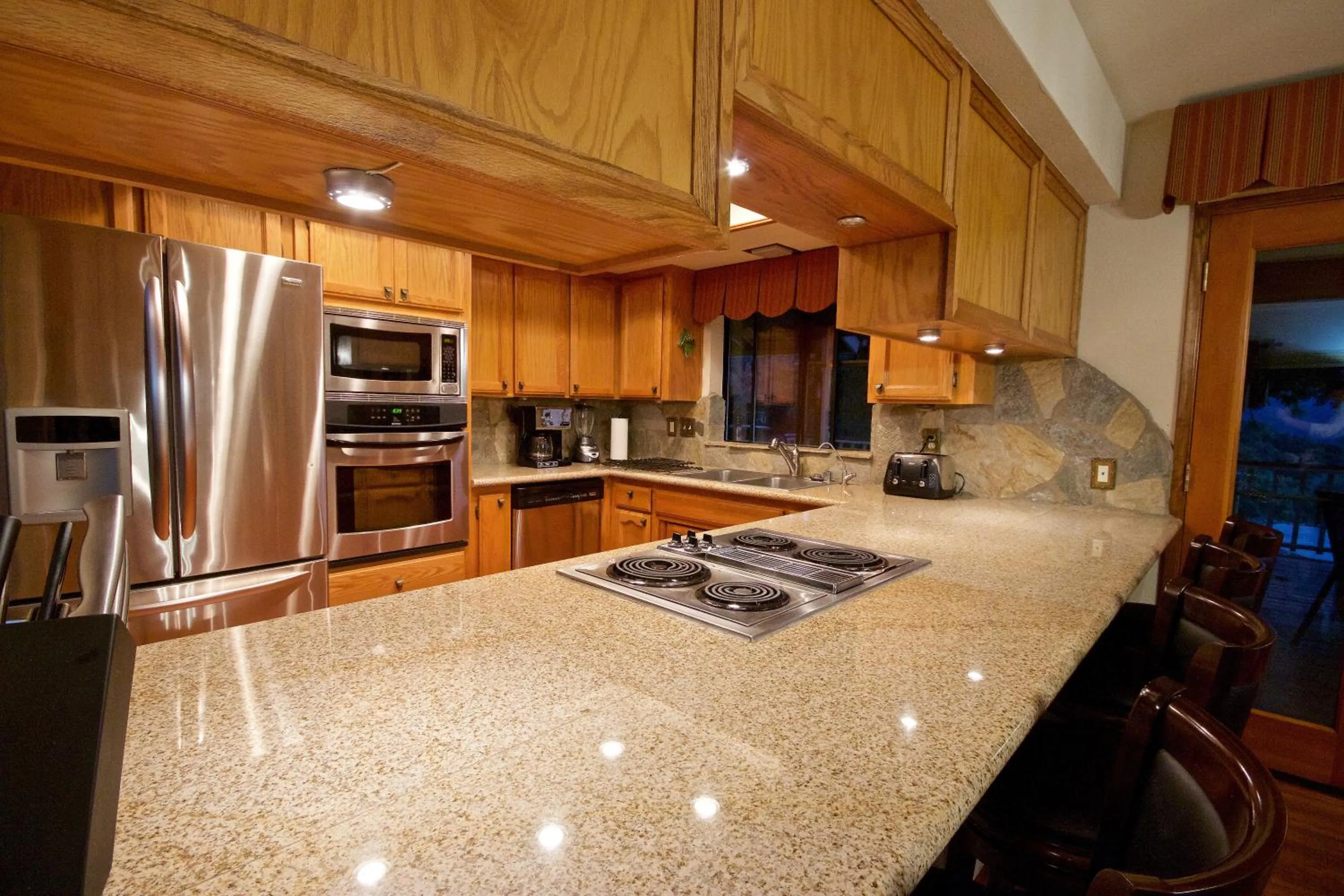 Kitchen or kitchenette in Mountain View Playhouse Near Yosemite & Bass Lake