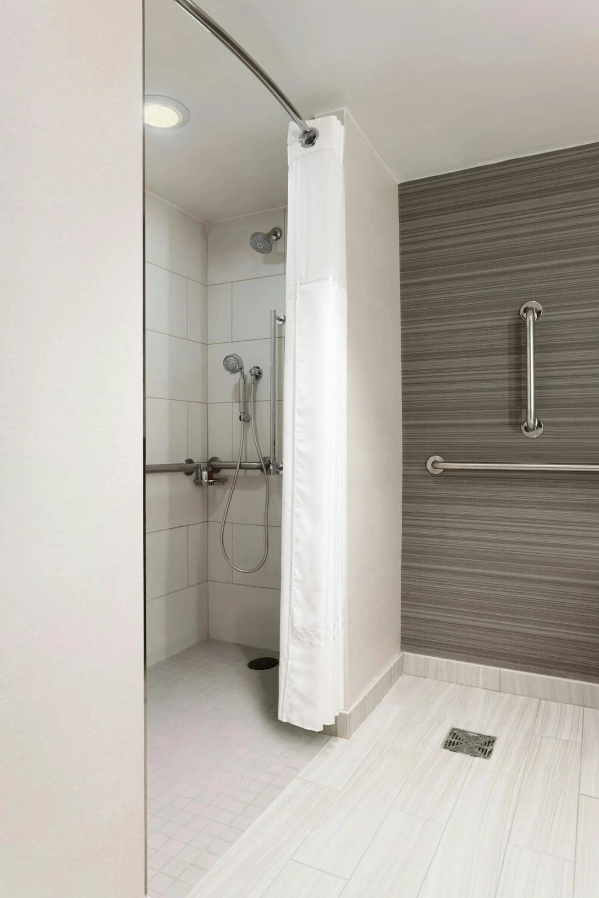 Bathroom in Newark Liberty International Airport Marriott